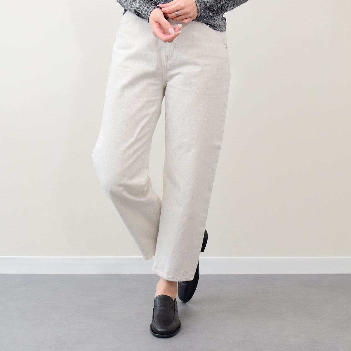 ジェイヴィエーエム JVAM ラウンドトウレザースリッポンシューズ (ブラック) ブラック