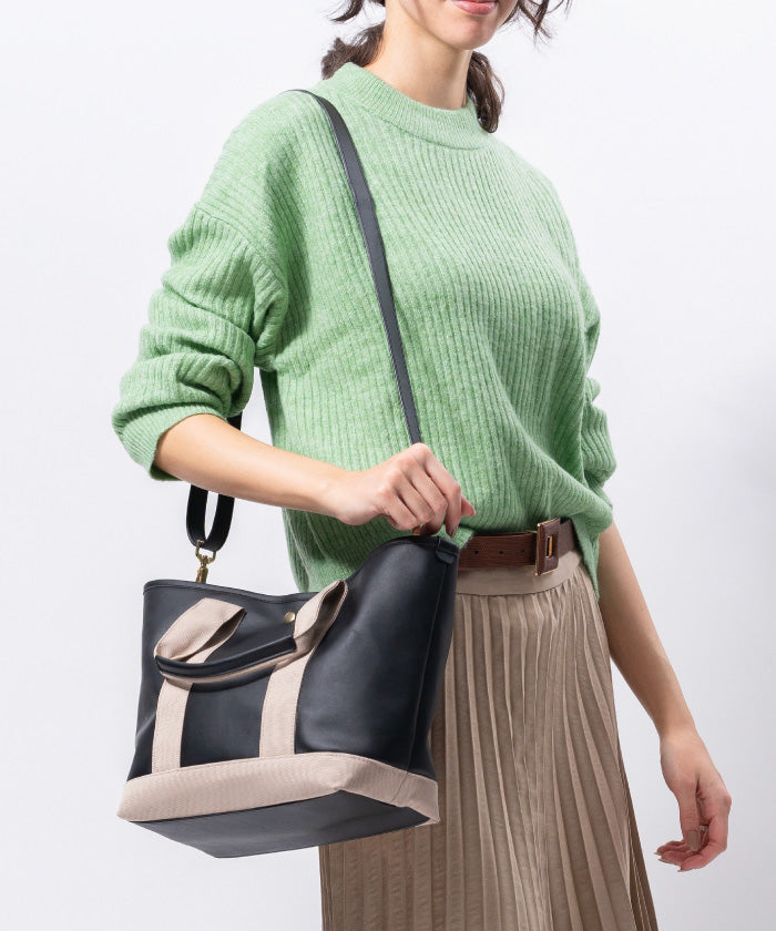 ムラ MURA MURA PU(サボテン由来) ショルダーベルト付き トートバッグ (ブラック) ブラック