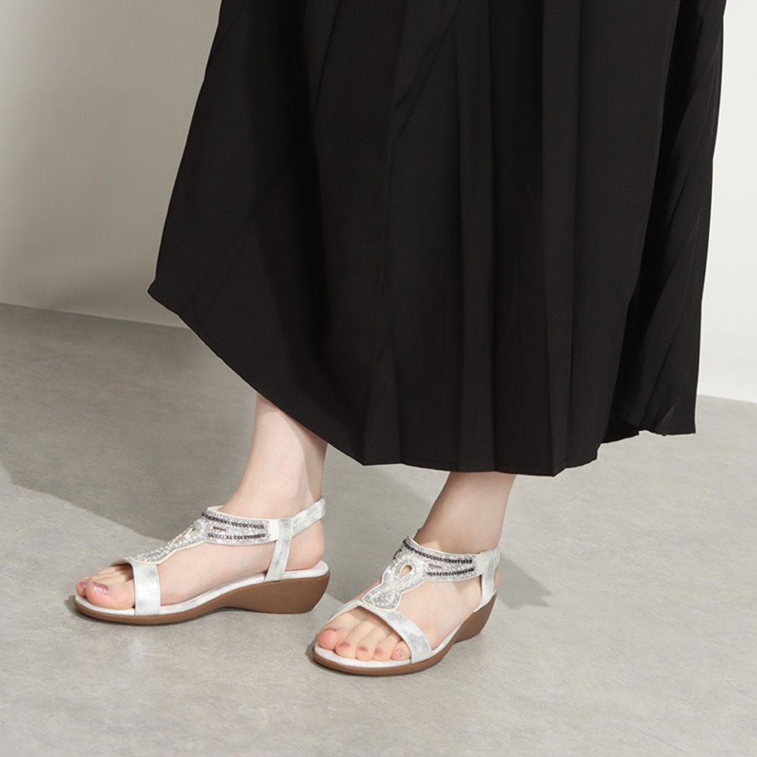 ムーム MUUM キラキラバックベルトサンダル (BL) BL