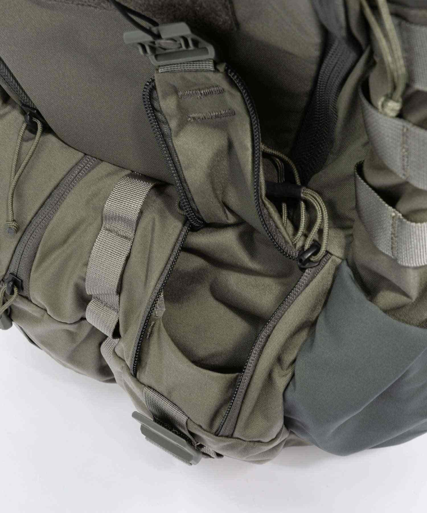ミステリーランチ MYSTERY RANCH RIP RUCK 32 バックパック メンズ バック リュックサック タウンユース (ブラック) ブラック