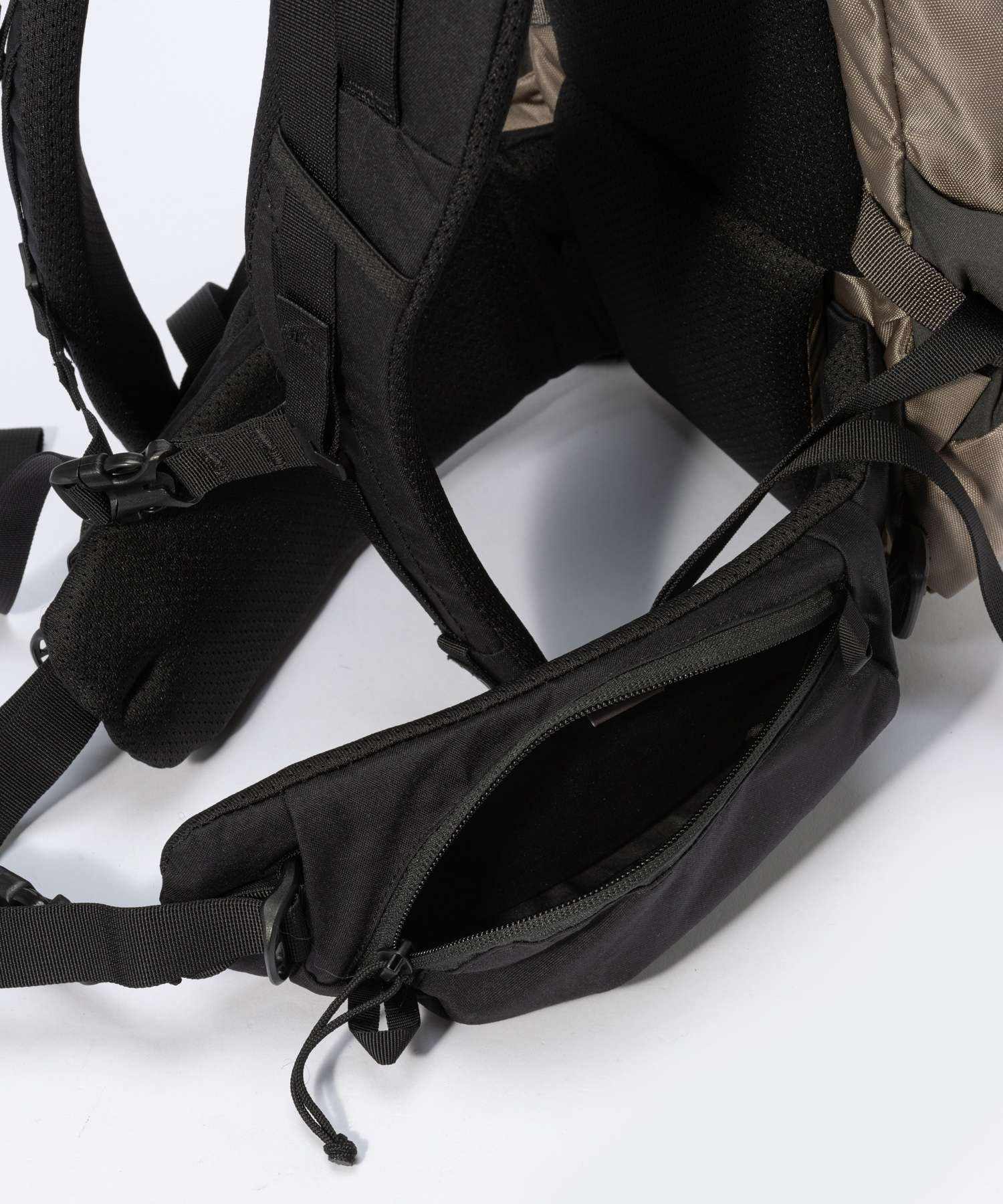 ミステリーランチ MYSTERY RANCH ミステリーランチ MYSTERY RANCH COULEE 20 MEN'S リュック メンズ バッグ クーリー 20 リュックサック バックパック 20L ギ (ストーン) ストーン