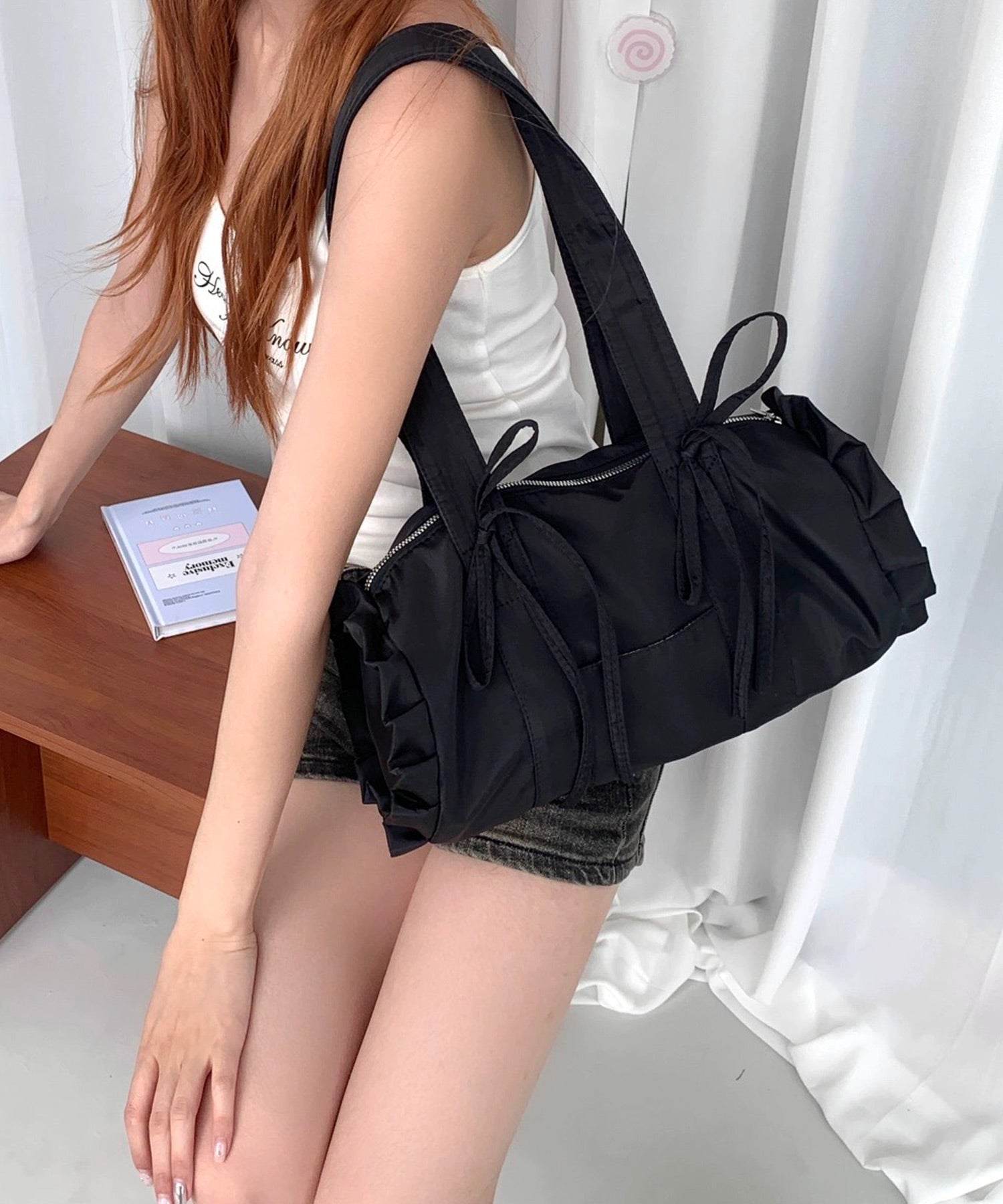 ショップニコニコ ShopNikoNiko リボンフリル ナイロン ボストンバッグ【即納】 フレンチガーリー かばん ハンドバッグ 横長バッグ 筒型バッグ 夏バッグ ダブルハンドル 軽量 蝶々結び レデ