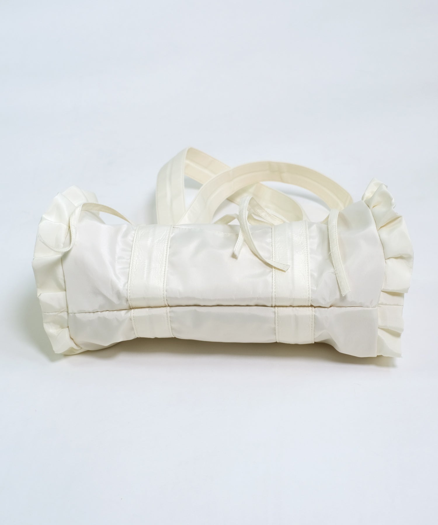 ショップニコニコ ShopNikoNiko リボンフリル ナイロン ボストンバッグ【即納】 フレンチガーリー かばん ハンドバッグ 横長バッグ 筒型バッグ 夏バッグ ダブルハンドル 軽量 蝶々結び レデ