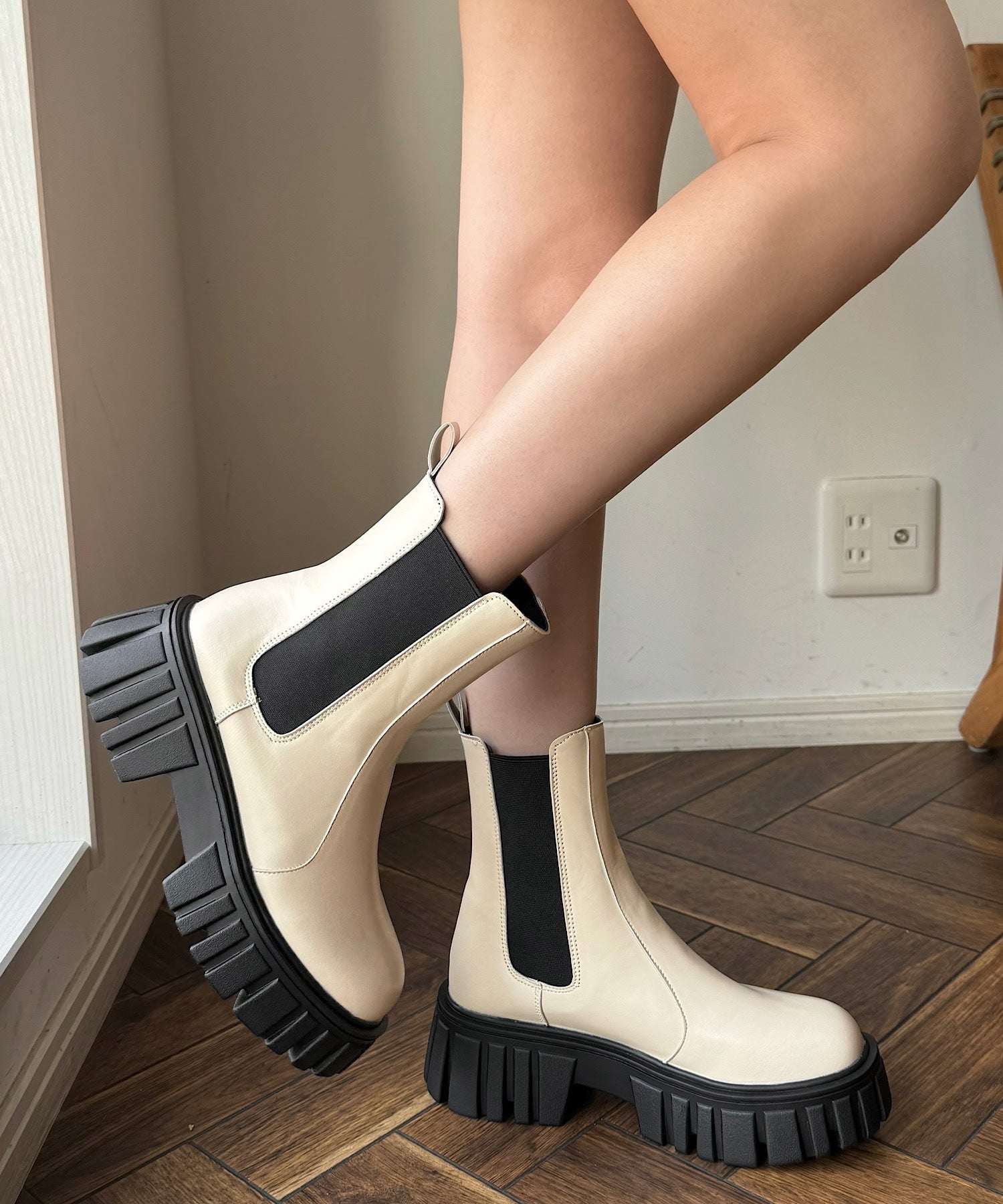 ショップニコニコ ShopNikoNiko ボリュームソール 厚底サイドゴア チェルシーブーツ【11月初旬】韓国ファッション 韓国カジュアル シューズ 靴 ブーツ トラックソール 楽ちん 歩きやすい,アイボリー