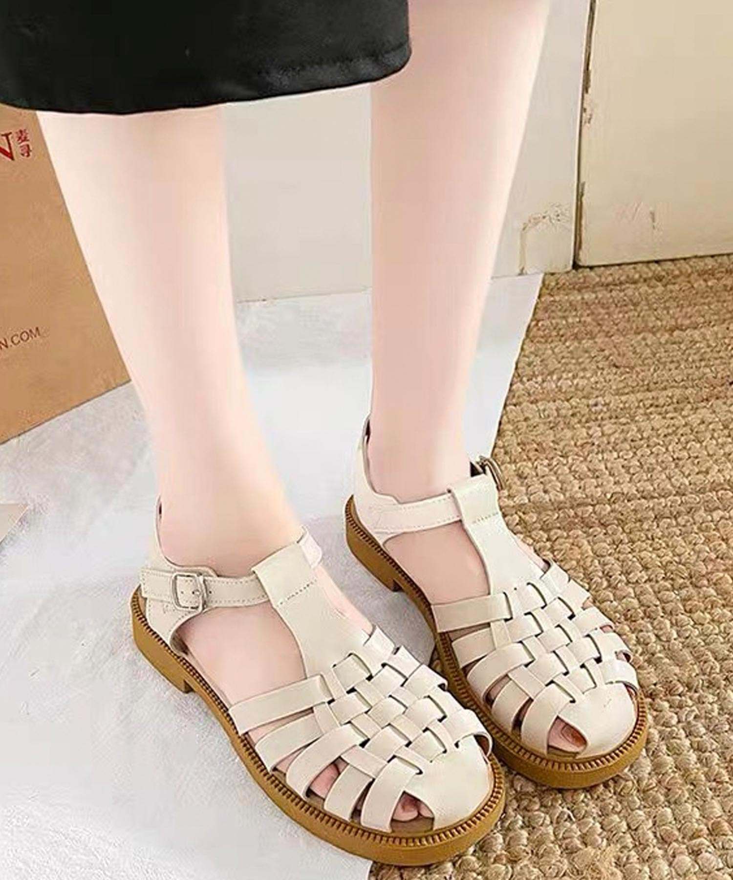 ショップニコニコ ShopNikoNiko フラットソール グルカサンダル【即納】韓国カジュアル 韓国ガーリー リゾート プール 春 夏 秋 フラットサンダル 編み込みサンダル 編み込み ぺたんこ PUレザー (ホワイト) ホワイト