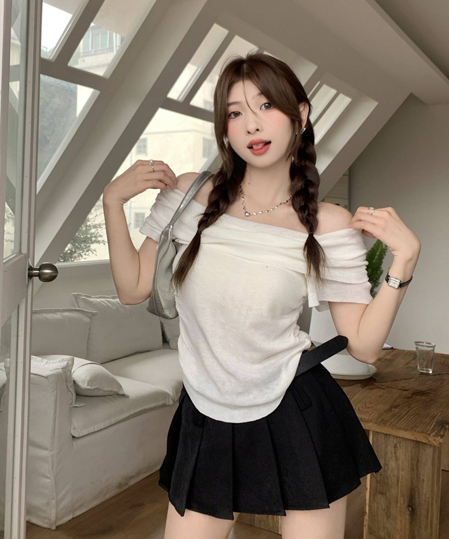 ショップニコニコ ShopNikoNiko サイドギャザー オフショルダー トップス ma 【即納】 韓国カジュアル 韓国ガーリー フレンチガーリー バレエコア 韓国アイドル 参戦服 ライブ参戦 半袖 ス (ブラック) ブラック