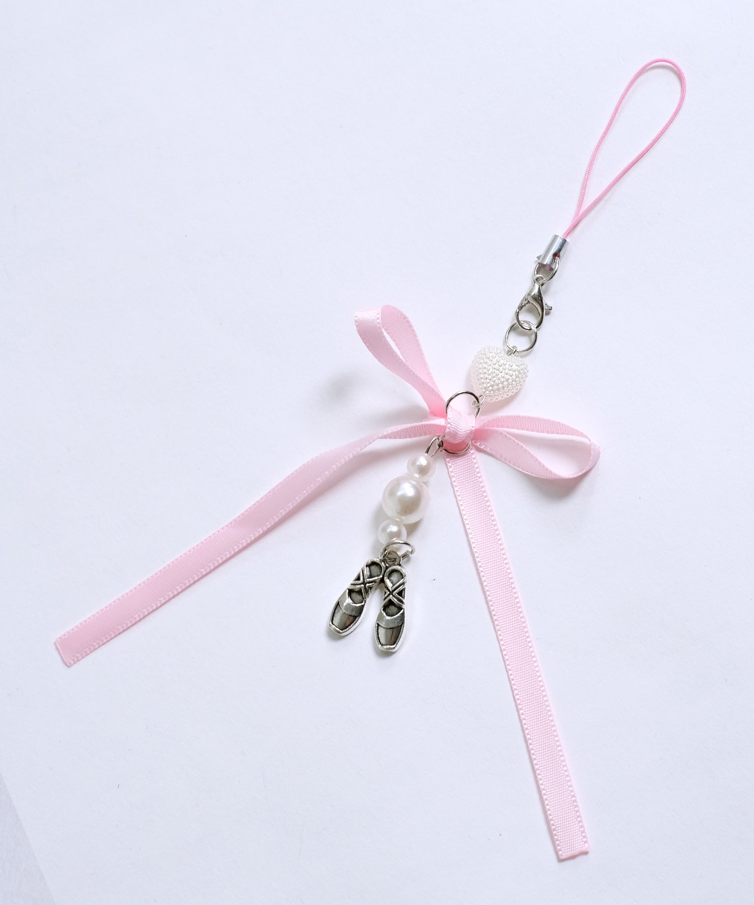 ショップニコニコ ShopNikoNiko ストラップ付 リボングリッター iPhone 15 14 スマホケース ma 【即納】バレエコア Y2K iPhoneケース 韓国スマホケース リボンリボン柄 (フリー) フリー