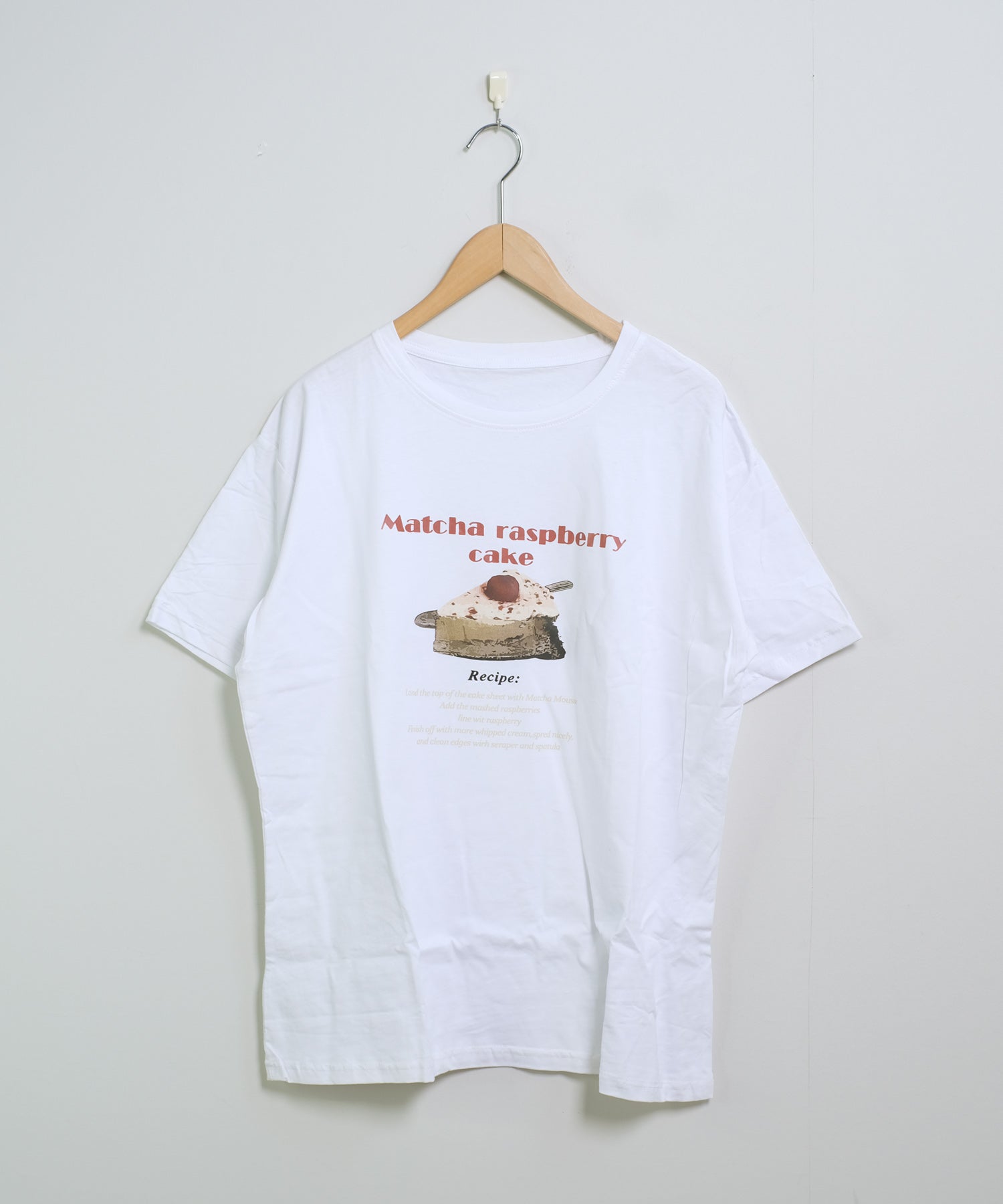 ショップニコニコ ShopNikoNiko ケーキプリント クルーネック Tシャツ ma【即納】韓国カジュアル カジュアル トップス 半袖 ケーキ Matchaケーキ ロゴ 英字ロゴ ロゴT ロゴTシャツ (ホワイト) ホワイト