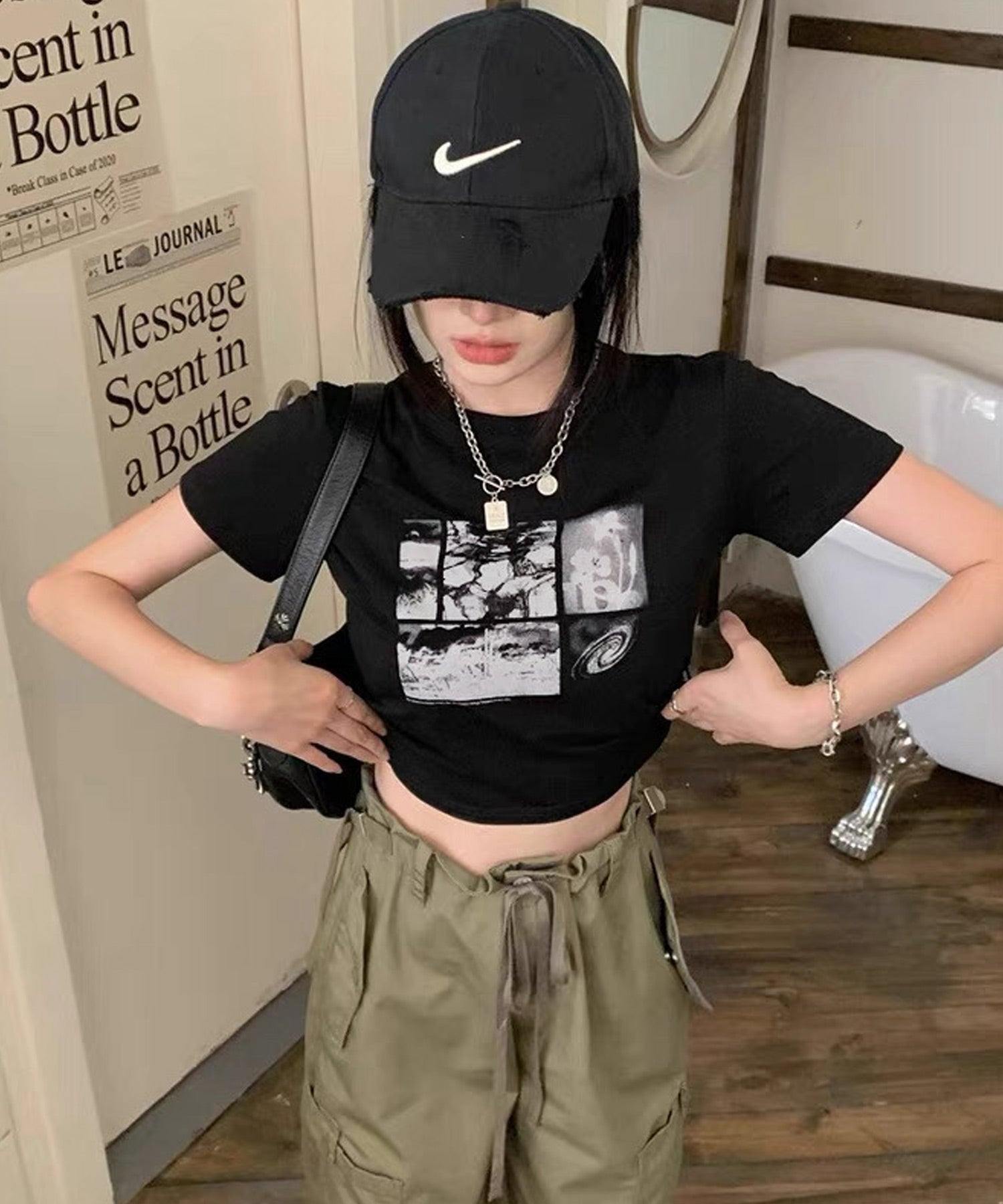 ショップニコニコ ShopNikoNiko モノクロフォトプリント ショート丈 チビTシャツ ma 【即納】韓国カジュアル トップス Tシャツ チビT クロップド丈 ミニ丈 フォトプリント レトロプリント ブラック (ブラック) ブラック