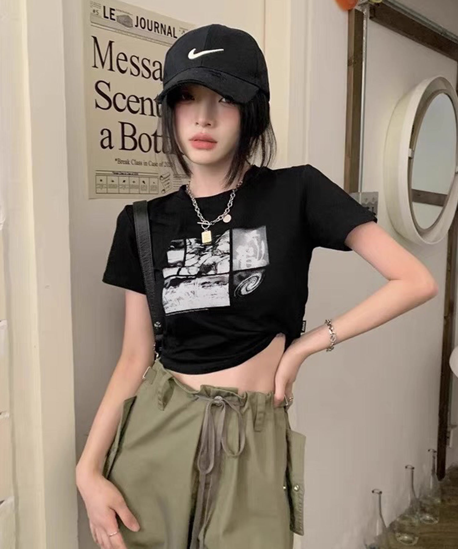 ショップニコニコ ShopNikoNiko モノクロフォトプリント ショート丈 チビTシャツ ma 【即納】韓国カジュアル トップス Tシャツ チビT クロップド丈 ミニ丈 フォトプリント レトロプリント ブラック (ブラック) ブラック