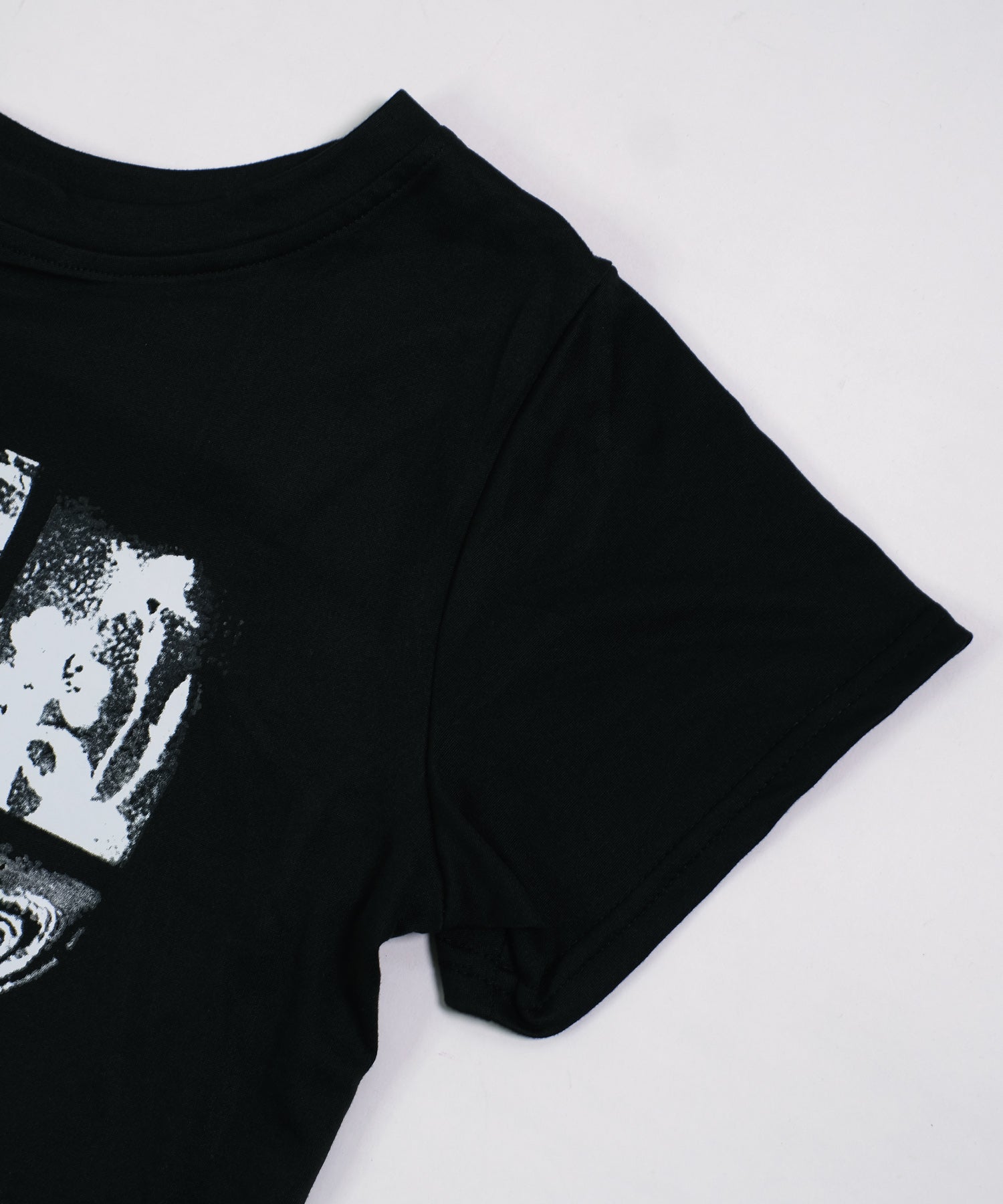 ショップニコニコ ShopNikoNiko モノクロフォトプリント ショート丈 チビTシャツ ma 【即納】韓国カジュアル トップス Tシャツ チビT クロップド丈 ミニ丈 フォトプリント レトロプリント ブラック (ブラック) ブラック