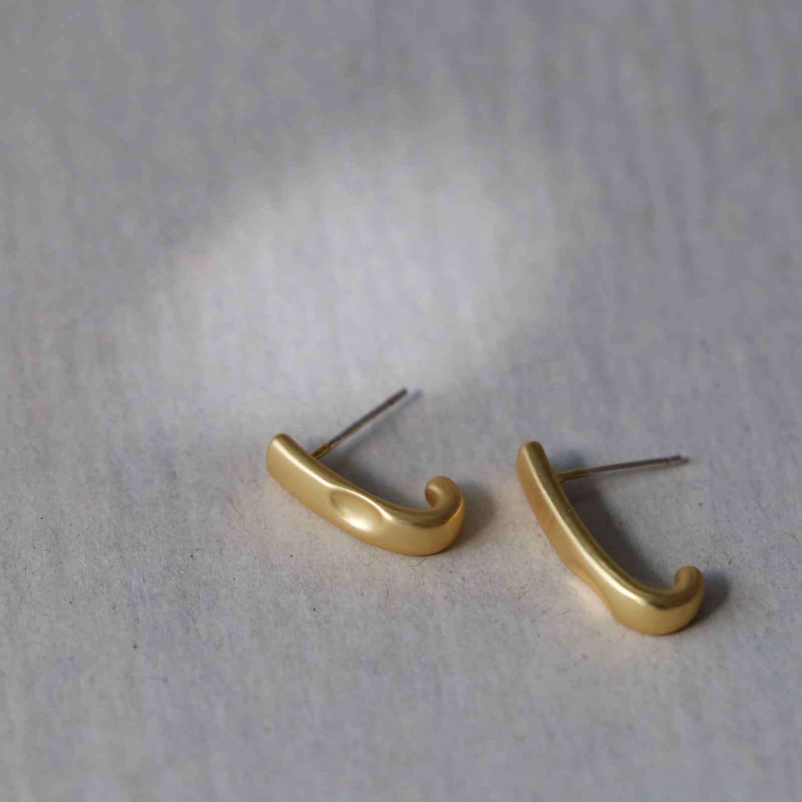 ノエルマーケット Noelmarket ピアス 金属アレルギー対応 つけっぱなし ニッケルフリー 18kコーティング シンプル 人気 30代 40代 大人 おしゃれ 誕生日 プレゼント (シルバー) シルバー