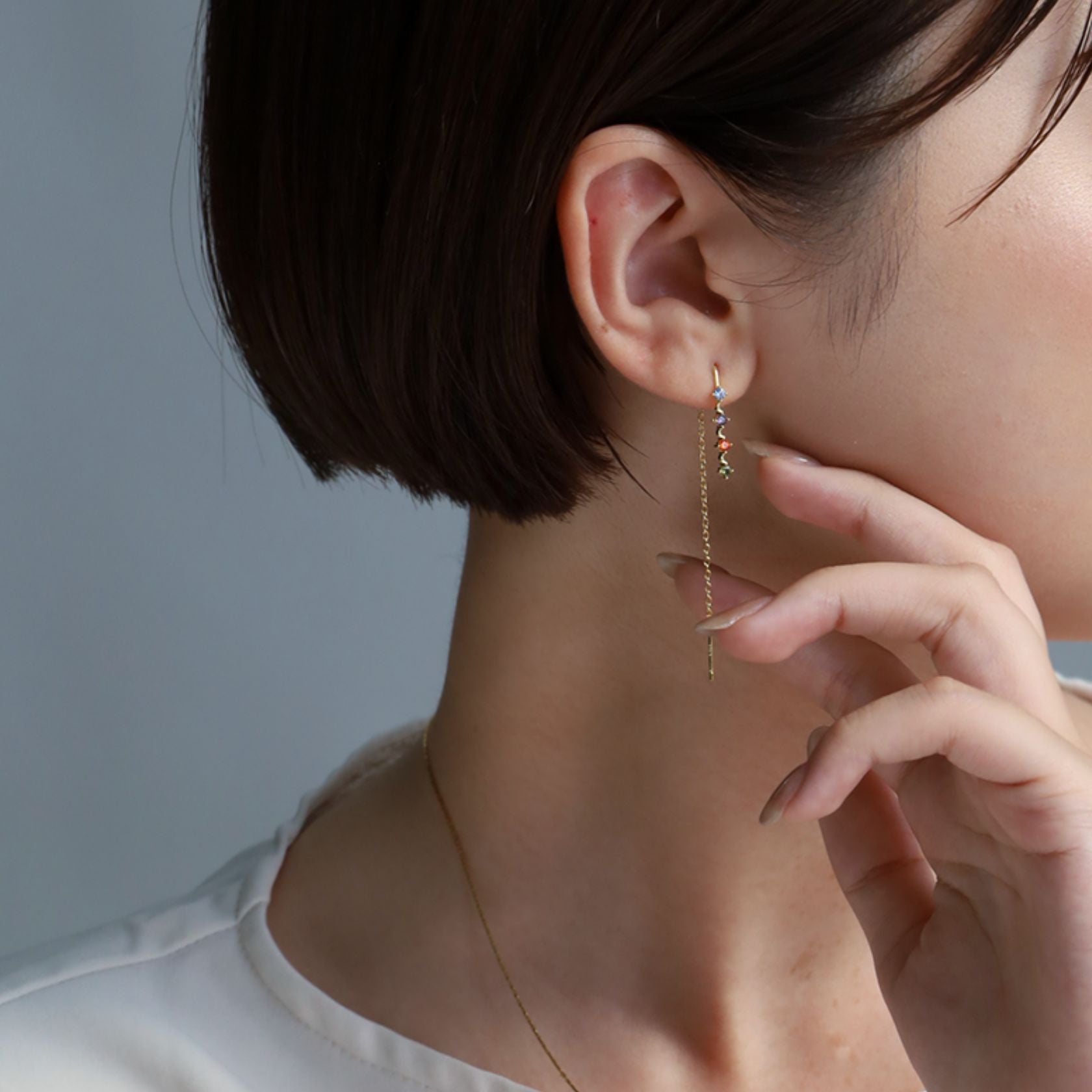 ノエルマーケット Noelmarket ピアス 金属アレルギー つけっぱなし おしゃれなチェーンピアス 星 月 ニッケルフリー キャッチレス (ゴールド) ブラック