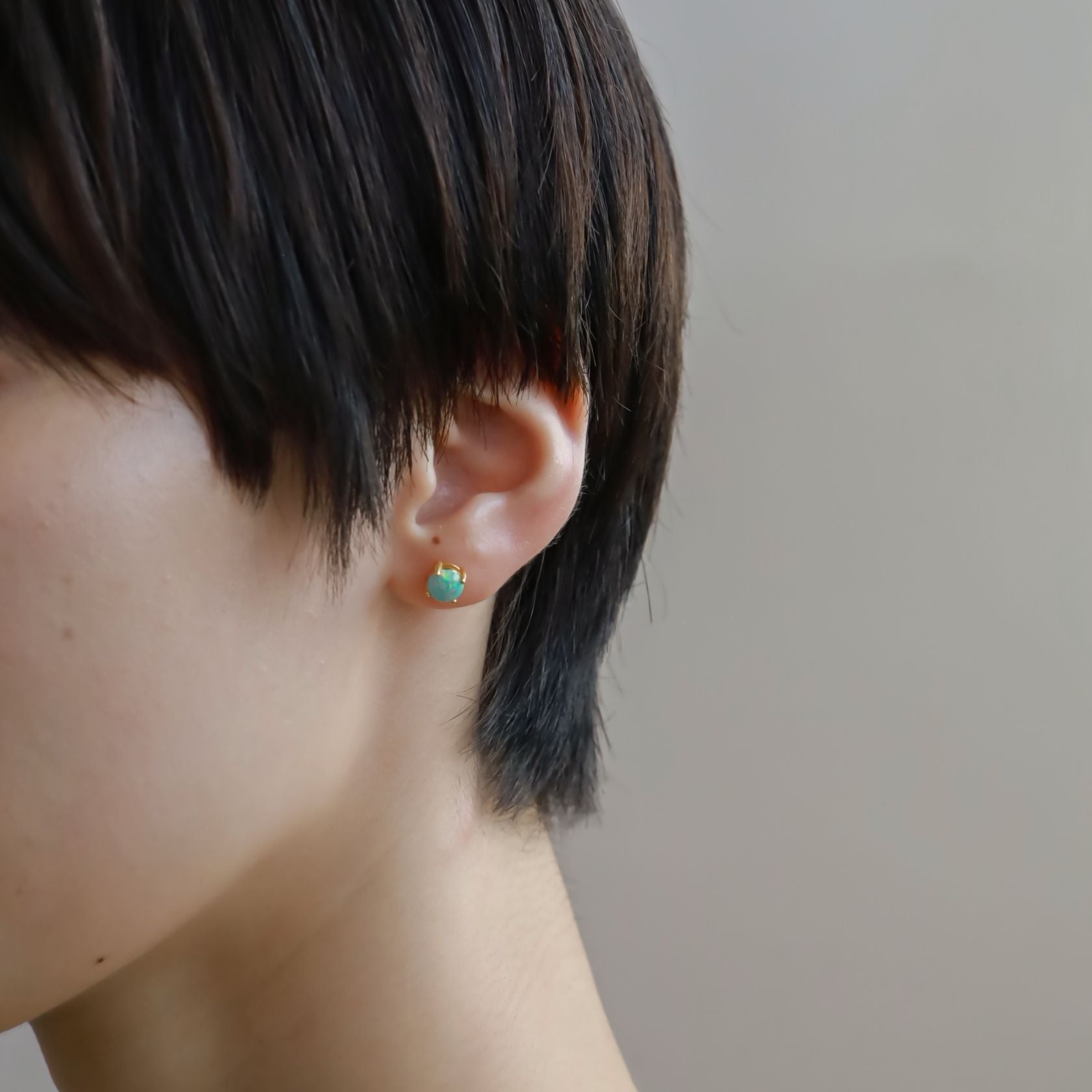 ノエルマーケット Noelmarket 金属アレルギー対応 ピアス 耳元で変わる オパールのきらめき (シルバー) シルバー/ブルーオパール