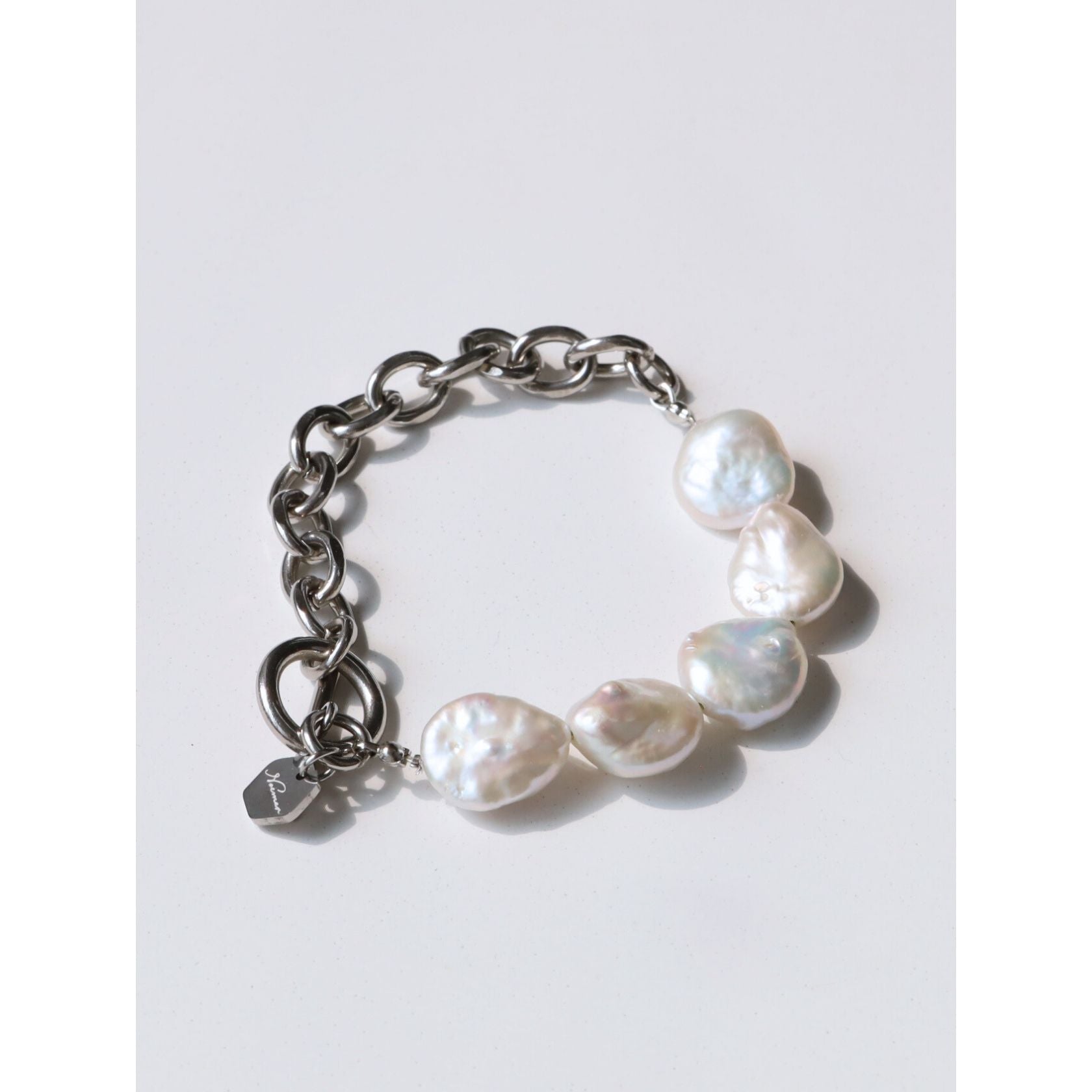 ノエルマーケット Noelmarket 上品とモードが調和する 淡水パール×ステンレスのチェーンブレスレット 金属アレルギー対応 ハンドメイド (シルバー) シルバー