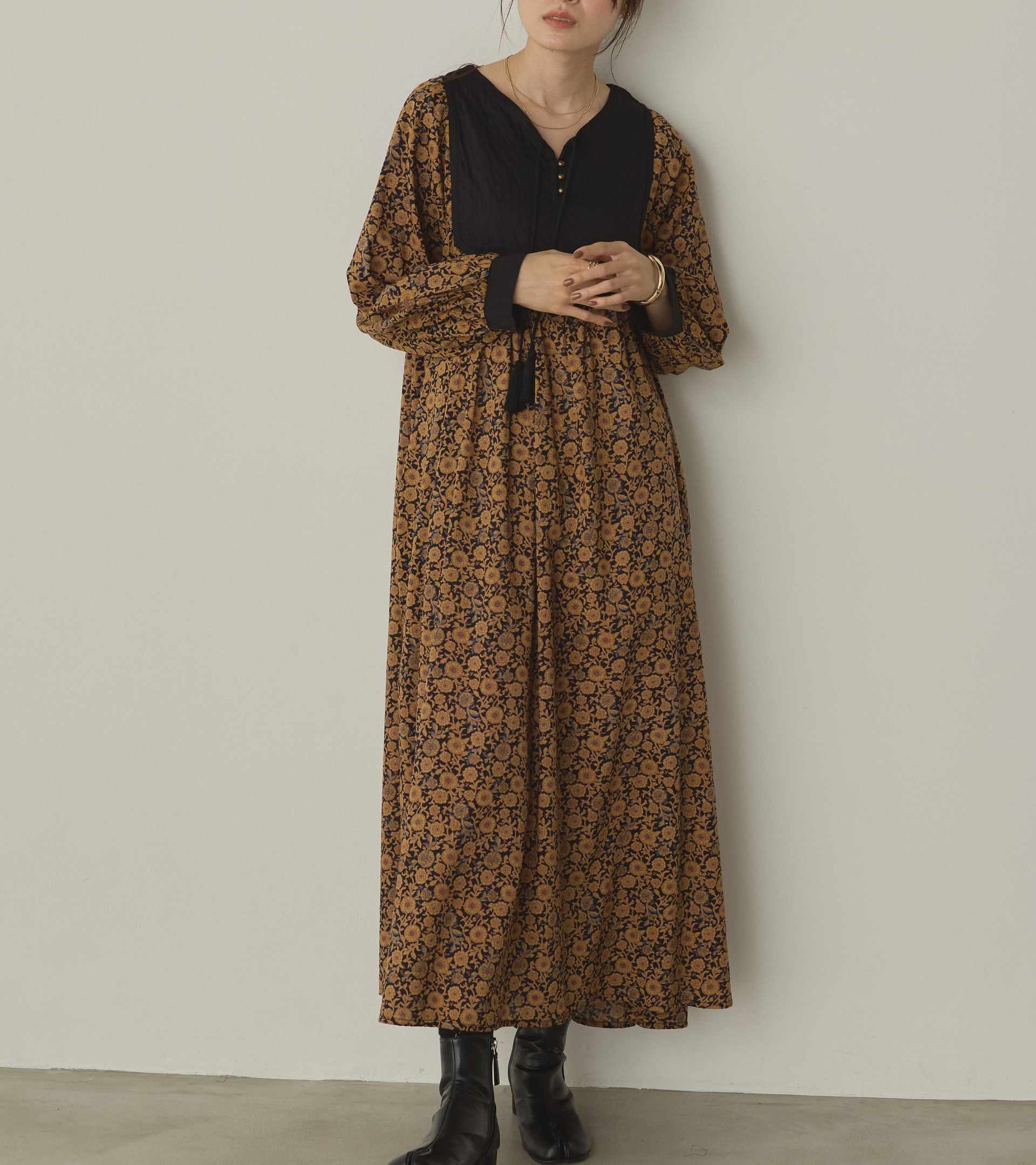 ノイア Noia 花柄 コットンモダールワンピース (ブラック) ブラック