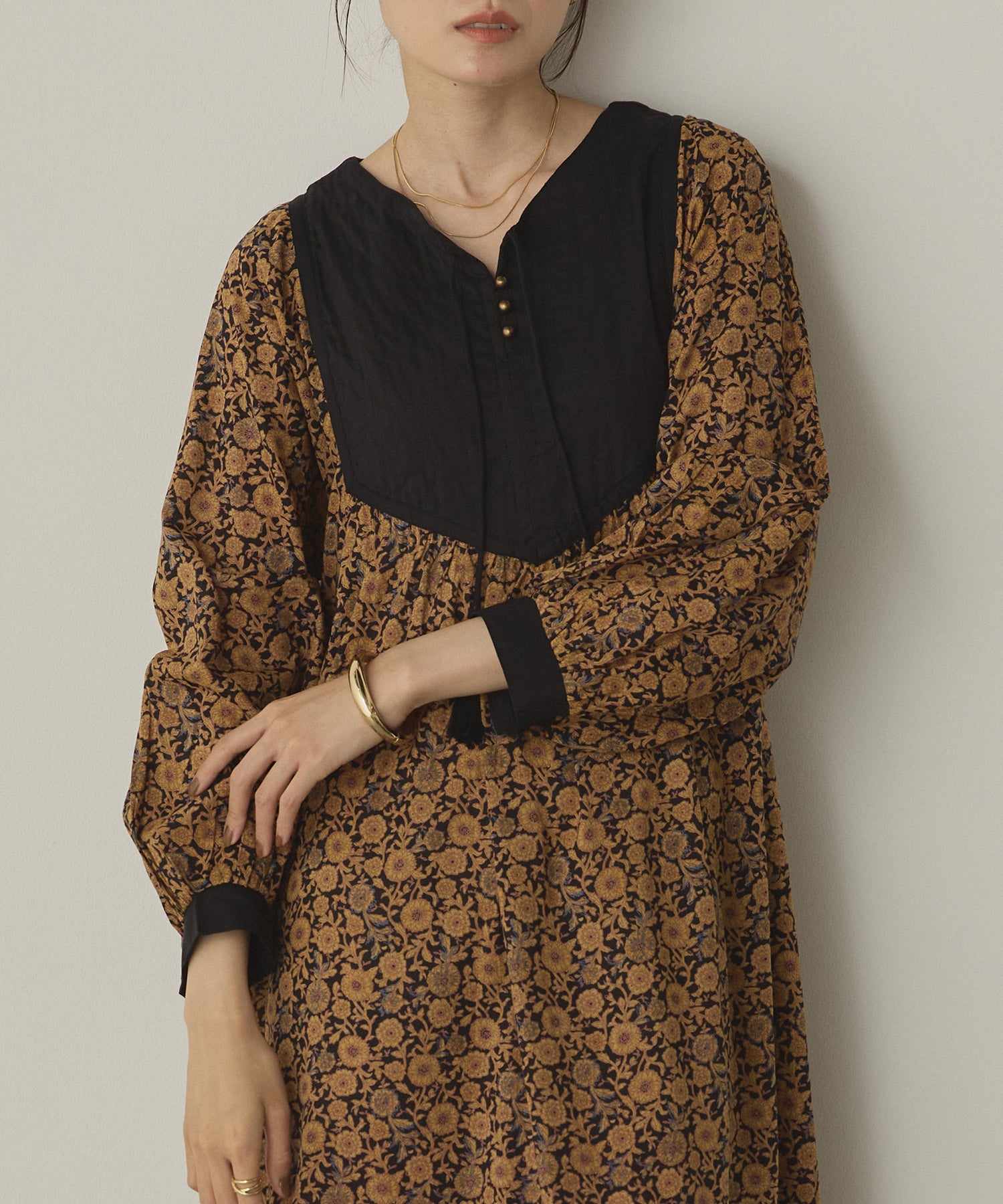 ノイア Noia 花柄 コットンモダールワンピース (ブラック) ブラック