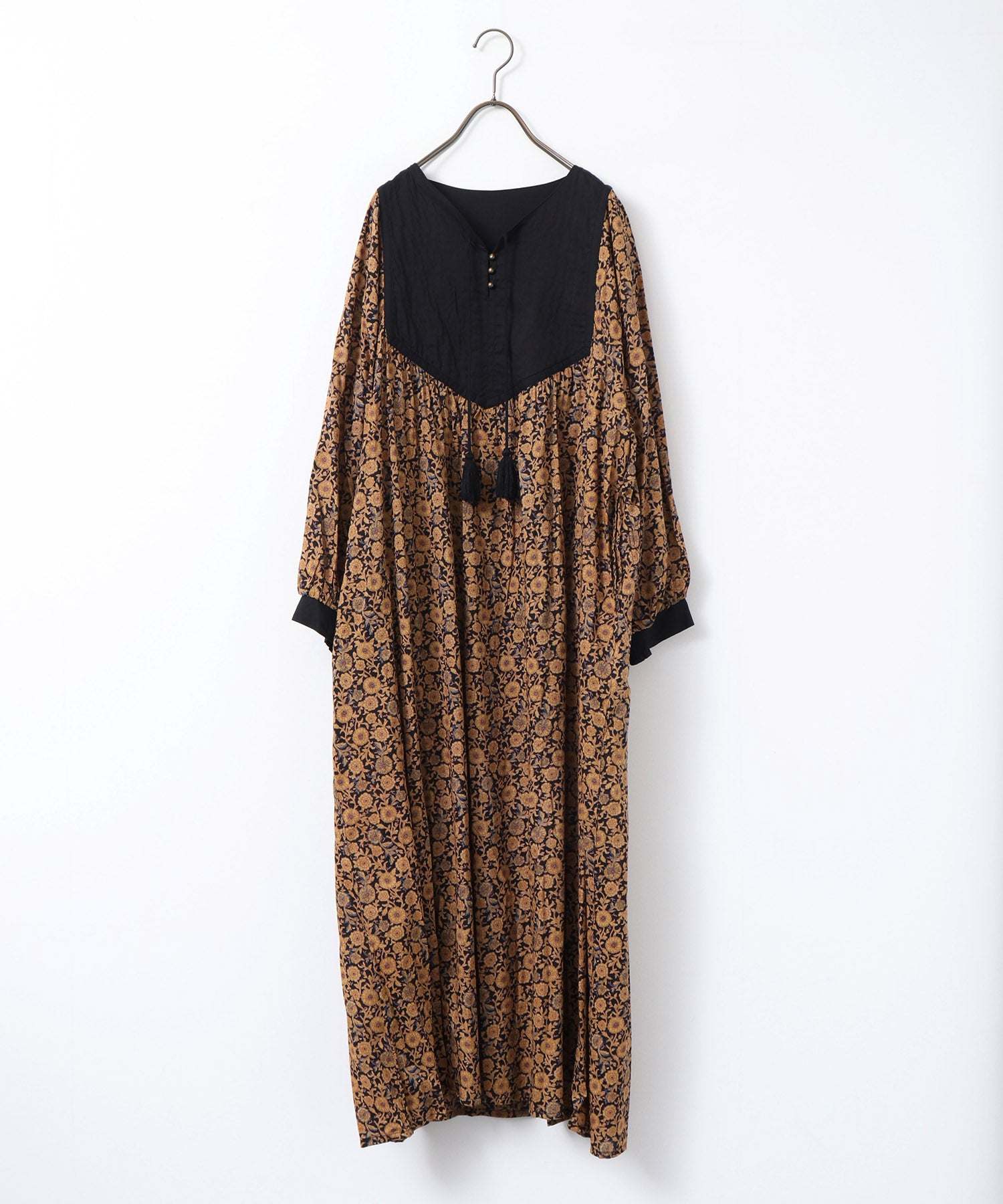 ノイア Noia 花柄 コットンモダールワンピース (ブラック) ブラック