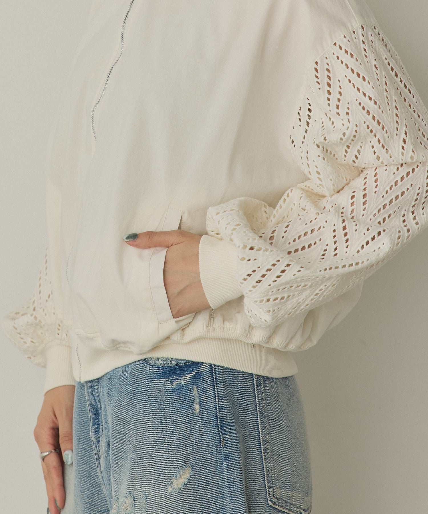 ノイア Noia コットンシフリー 袖刺繍ブルゾン (オフホワイト) オフホワイト