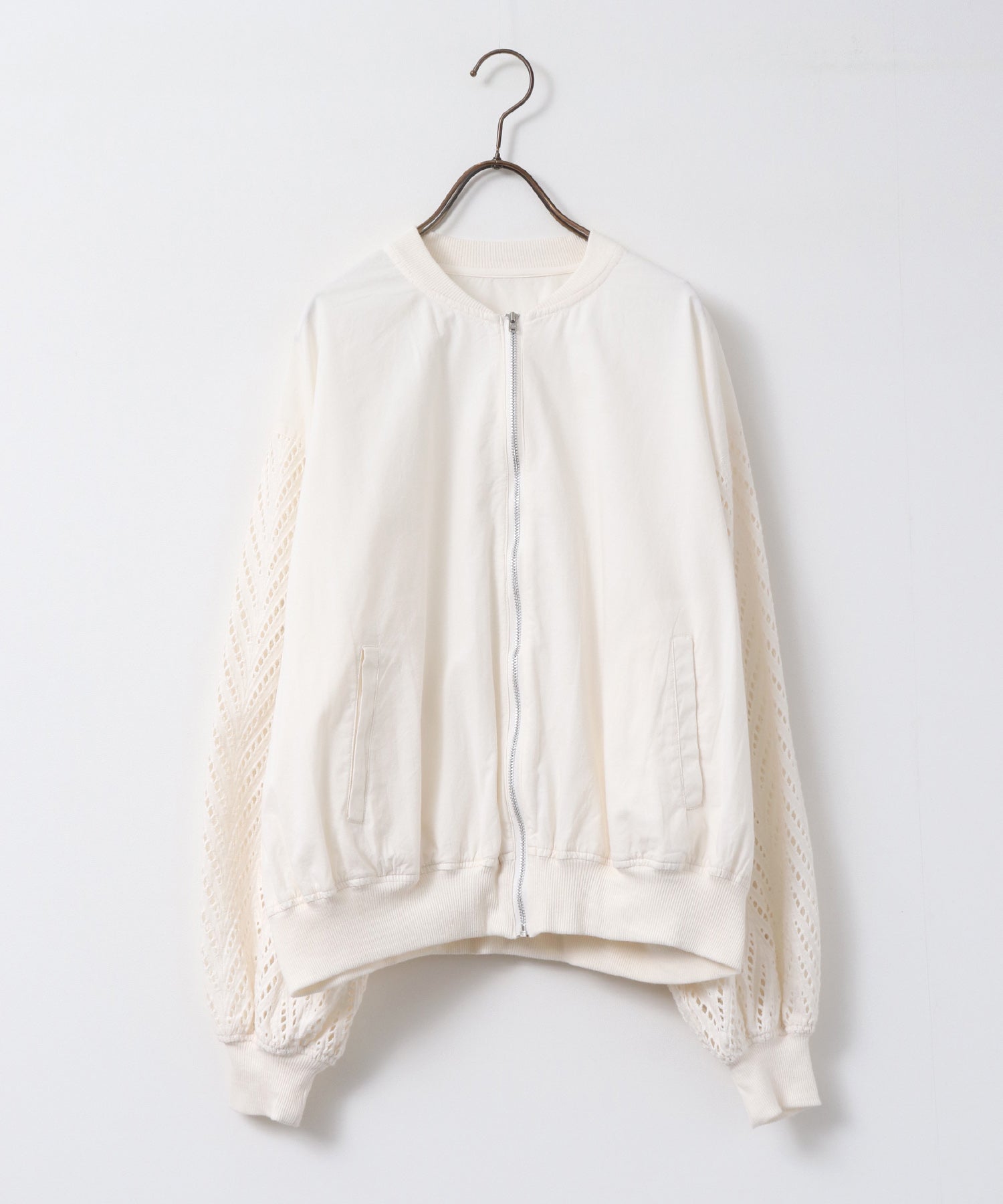 ノイア Noia コットンシフリー 袖刺繍ブルゾン (オフホワイト) オフホワイト