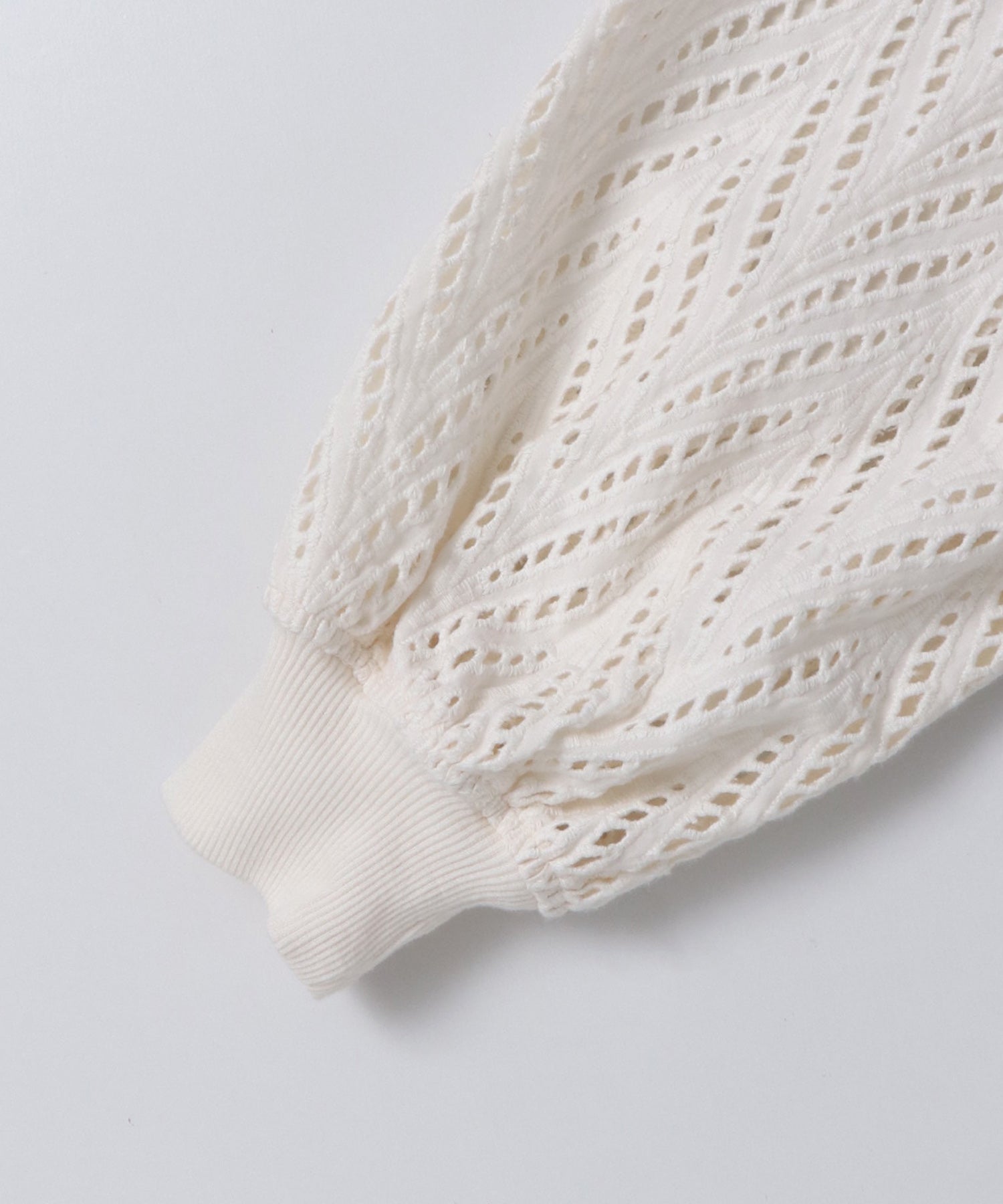 ノイア Noia コットンシフリー 袖刺繍ブルゾン (オフホワイト) オフホワイト