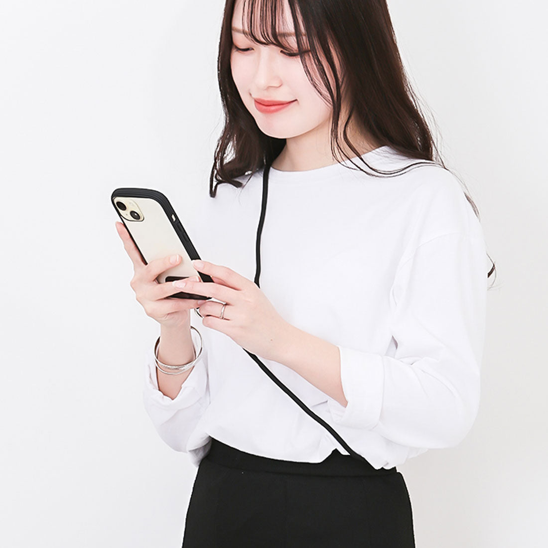 バックヤードファミリー BACKYARD FAMILY iPhone15/14兼用背面型ケース (ベージュ) ベージュ