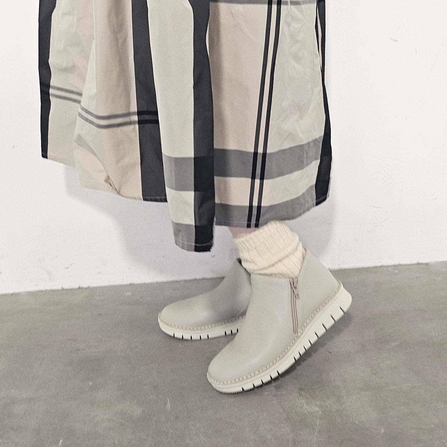 ノイエ ディフュージョン neue diffusion 【4E設計】軽量ショートブーツ/ND22653