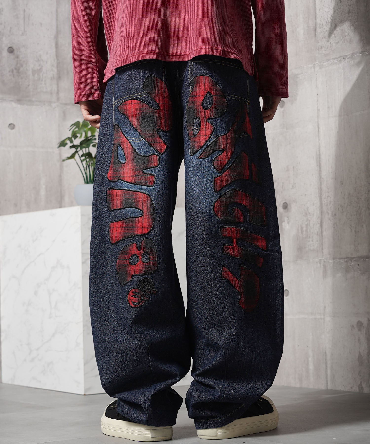 ワンフォークロージング 1111clothing チェック柄 バックアーチ ワイドデニムパンツ (INDIGO) INDIGO