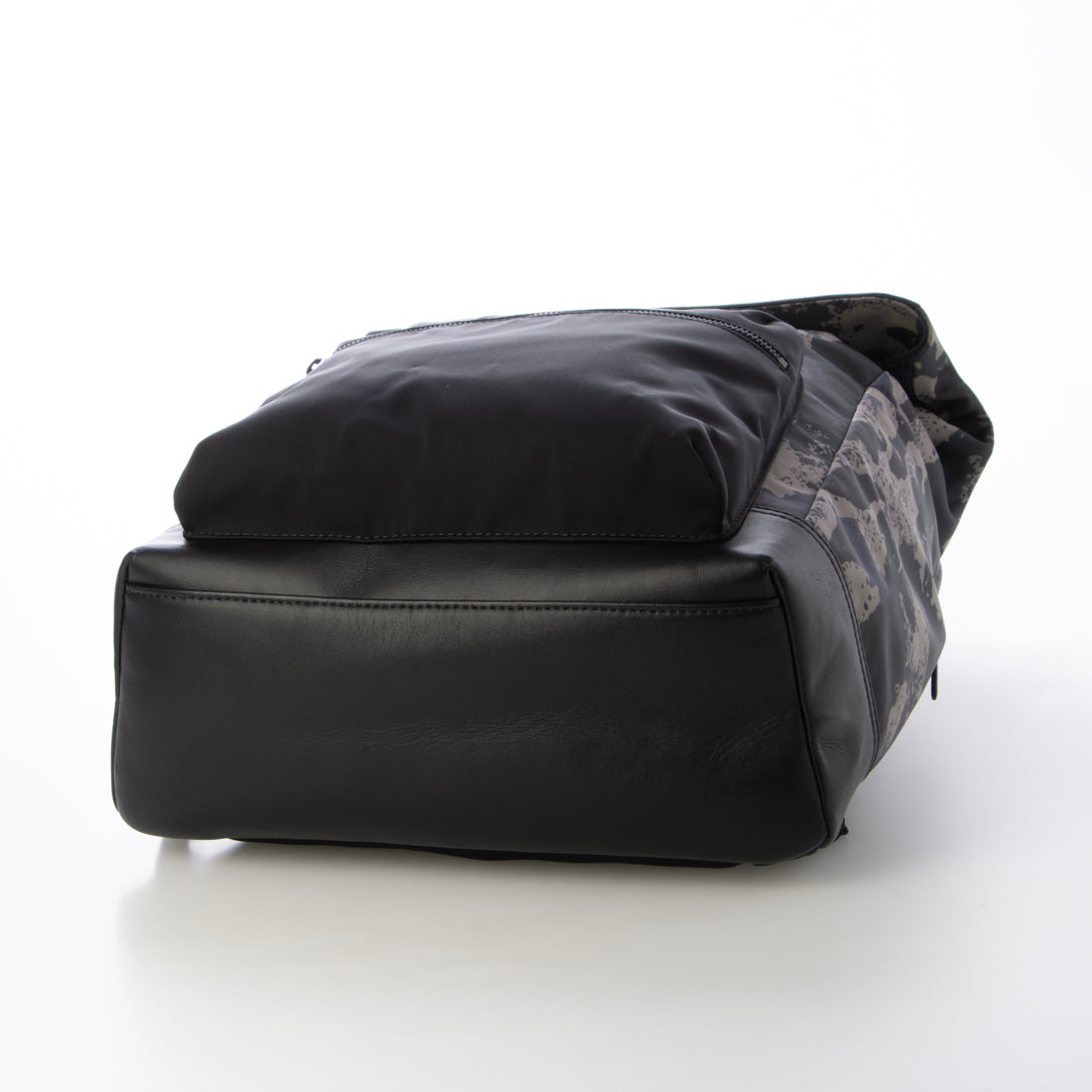 ナインティゴー NINETYGO リュック バックパック デイパック メンズ レディース NINETYGO 通勤 通学 お出かけ 大容量 キャリーオン 15.6インチPC 撥水加工 (カモフラージュ) カモフラージュ