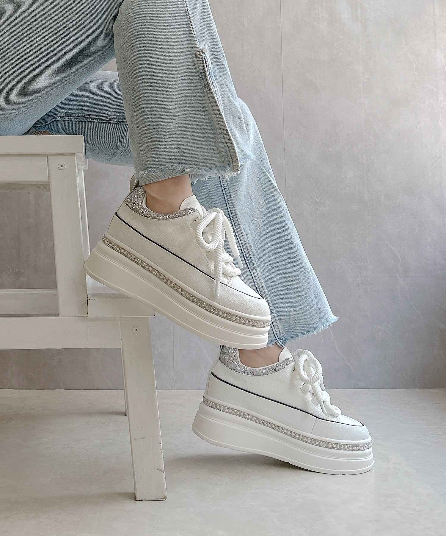 ヌーベル ヴォーグ リラックス Noubel Voug Relax ふわモコ 極太シューレース 厚底 ラインストーンスニーカー (ホワイト) ホワイト