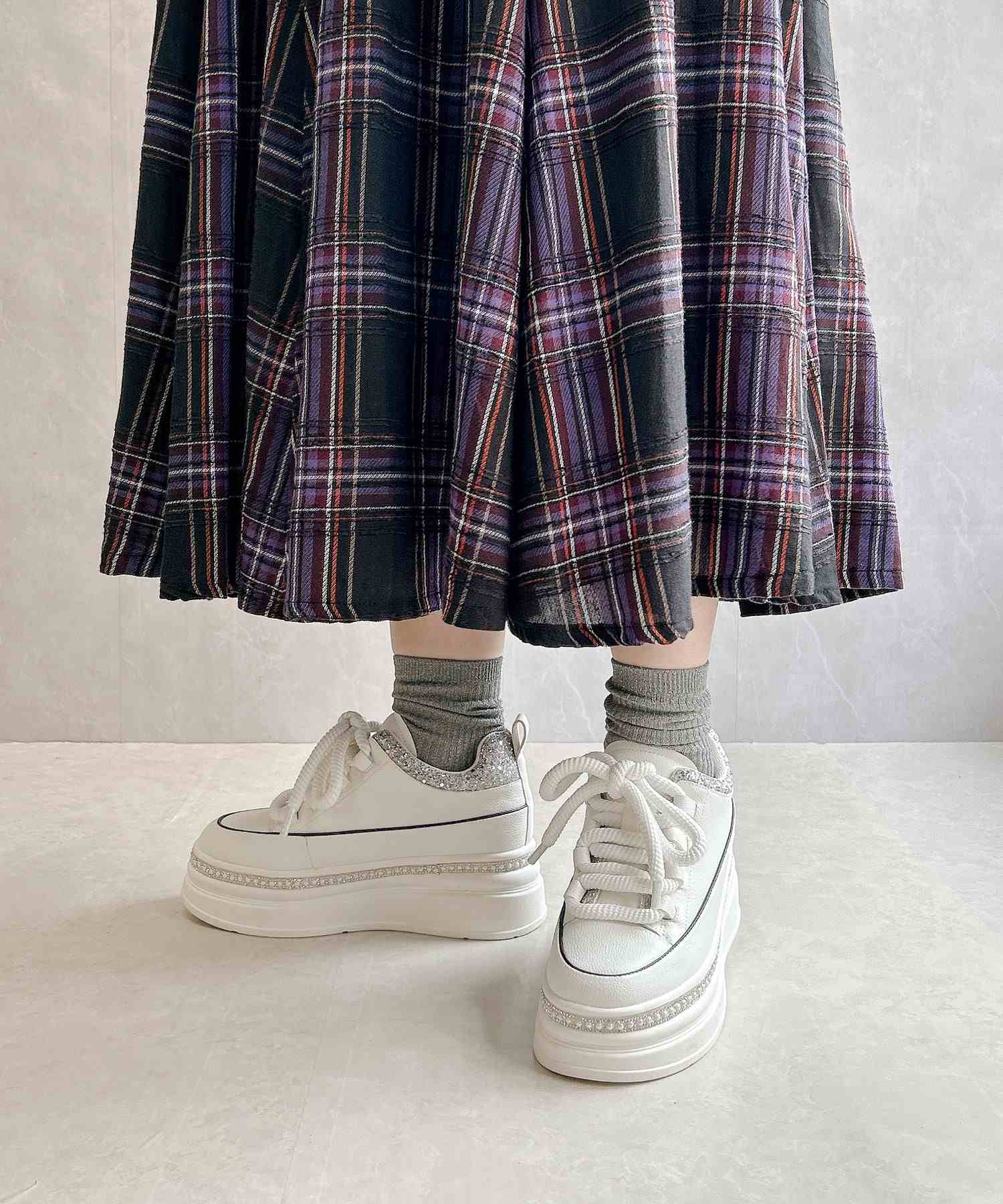 ヌーベル ヴォーグ リラックス Noubel Voug Relax ふわモコ 極太シューレース 厚底 ラインストーンスニーカー (ホワイト) ホワイト