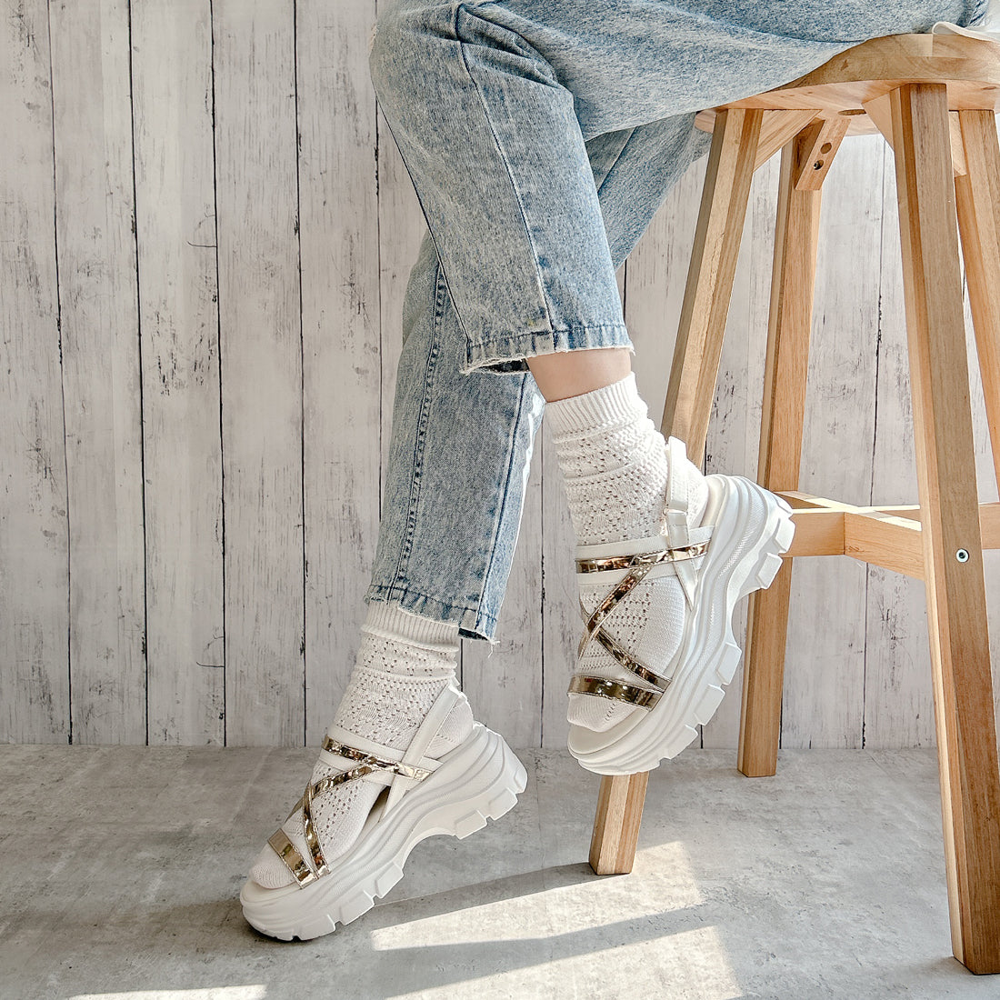 ヌーベル ヴォーグ リラックス Noubel Voug Relax ゴールドストラップボリュームソールスポーツサンダル (ホワイト) ホワイト