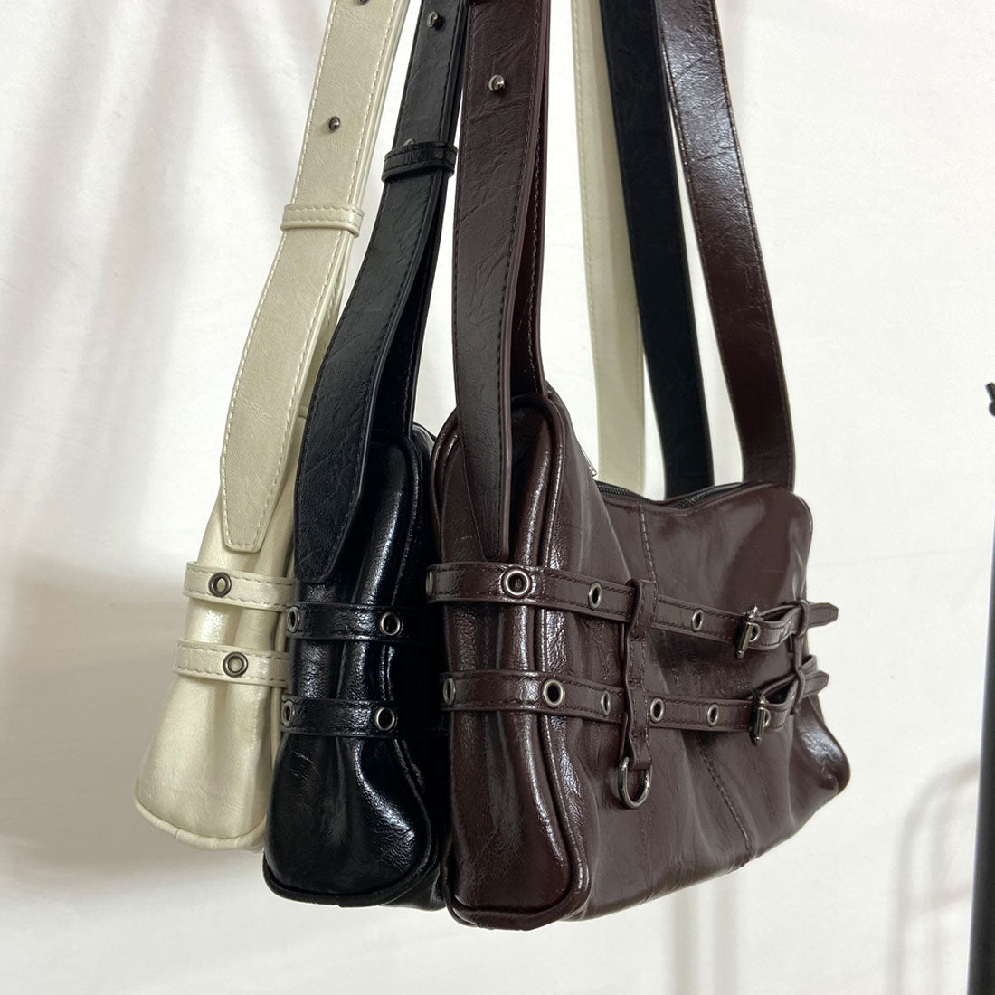 ノンヘッジ non-hedge 2連ベルトバッグ (ブラック) ブラック