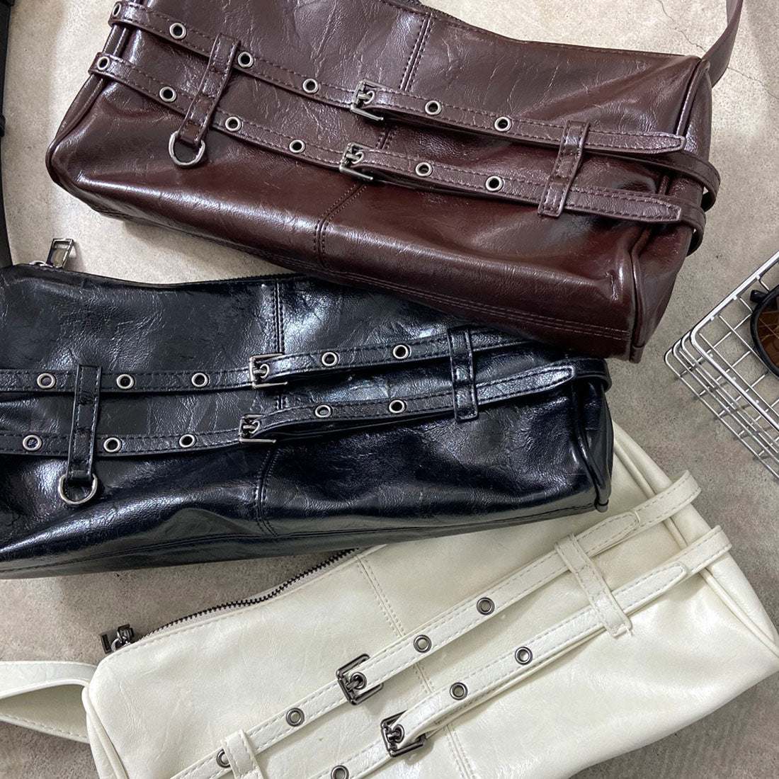 ノンヘッジ non-hedge 2連ベルトバッグ (ブラック) ブラック