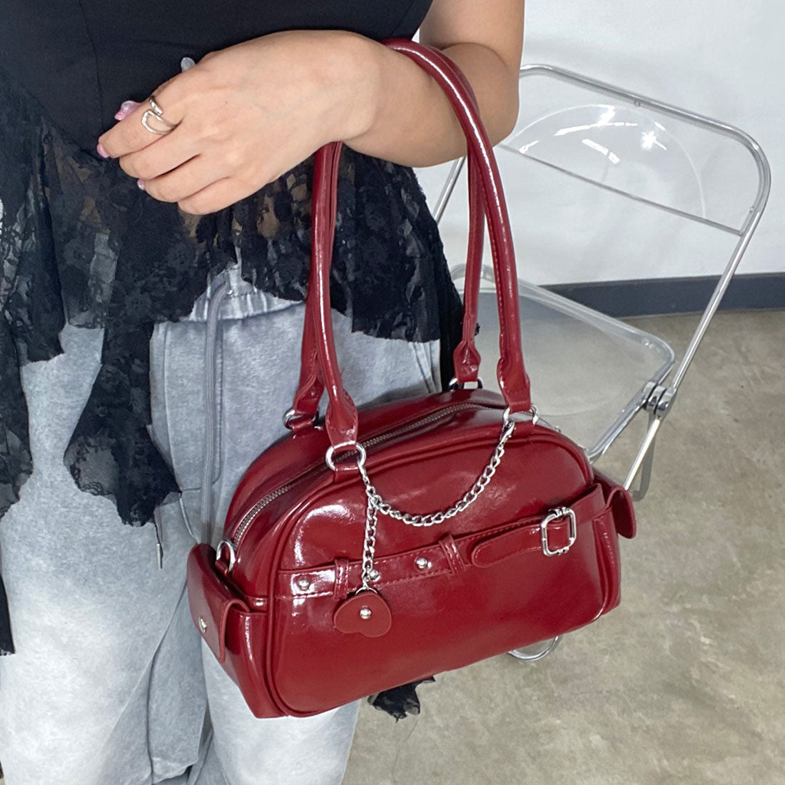 ノンヘッジ non-hedge チェーンハートチャーム付きミニボストンバッグ (ブラウン) ブラウン