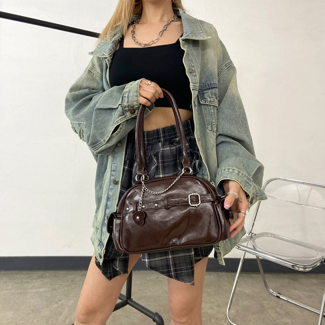 ノンヘッジ non-hedge チェーンハートチャーム付きミニボストンバッグ (ブラウン) ブラウン