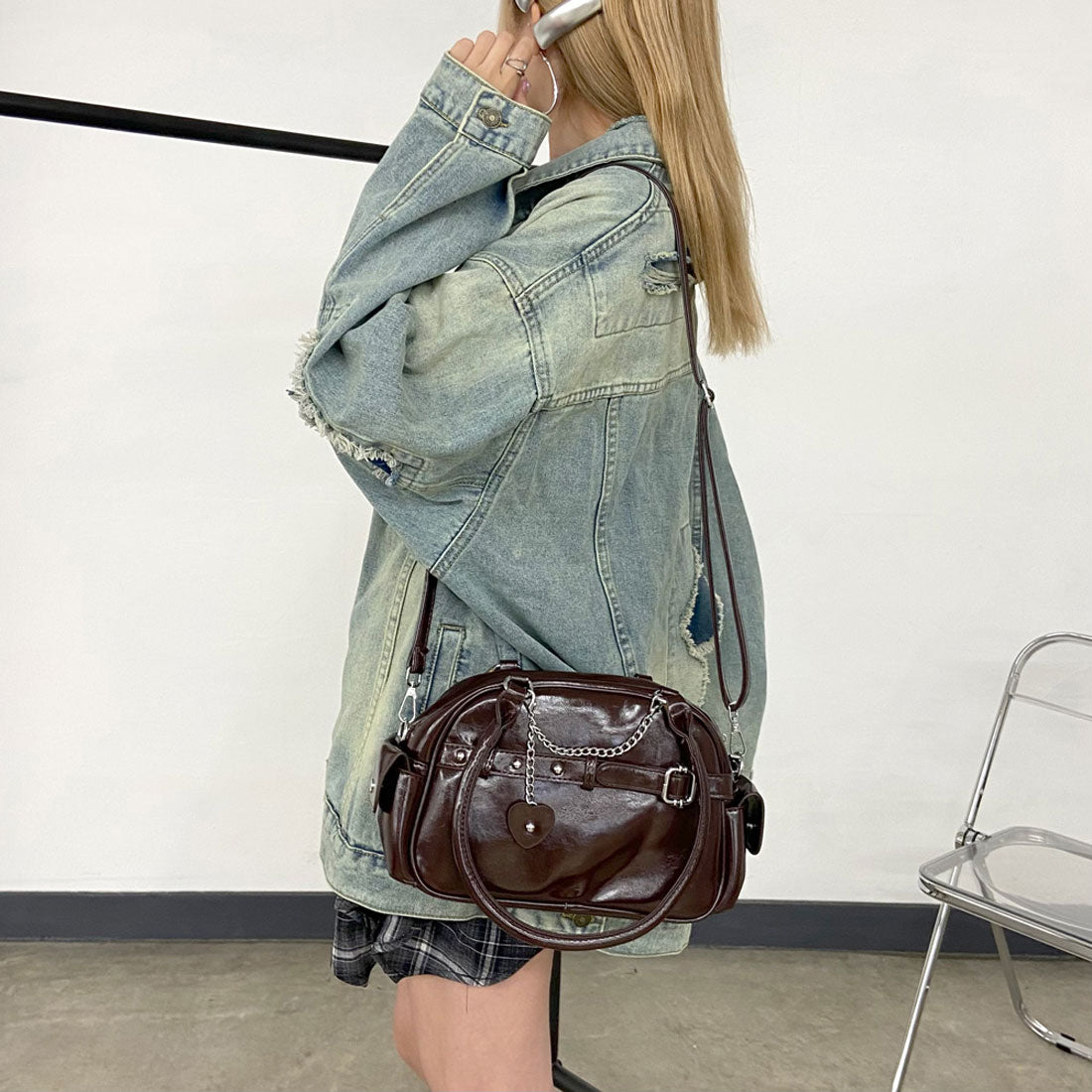 ノンヘッジ non-hedge チェーンハートチャーム付きミニボストンバッグ (ブラウン) ブラウン