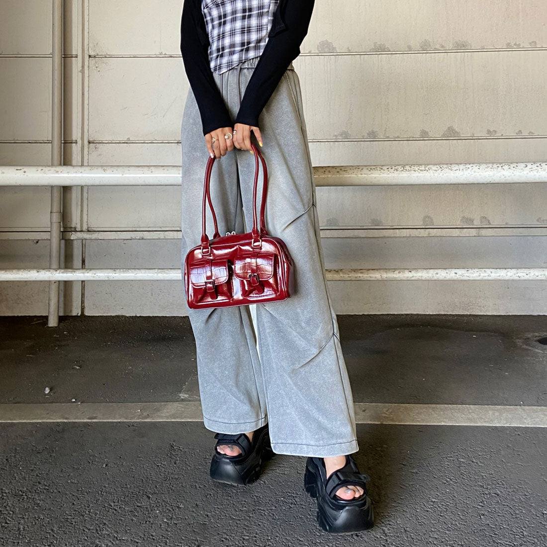 ノンヘッジ non-hedge 2ポケクロコ型押しボストンバッグ (ブラック) ブラック