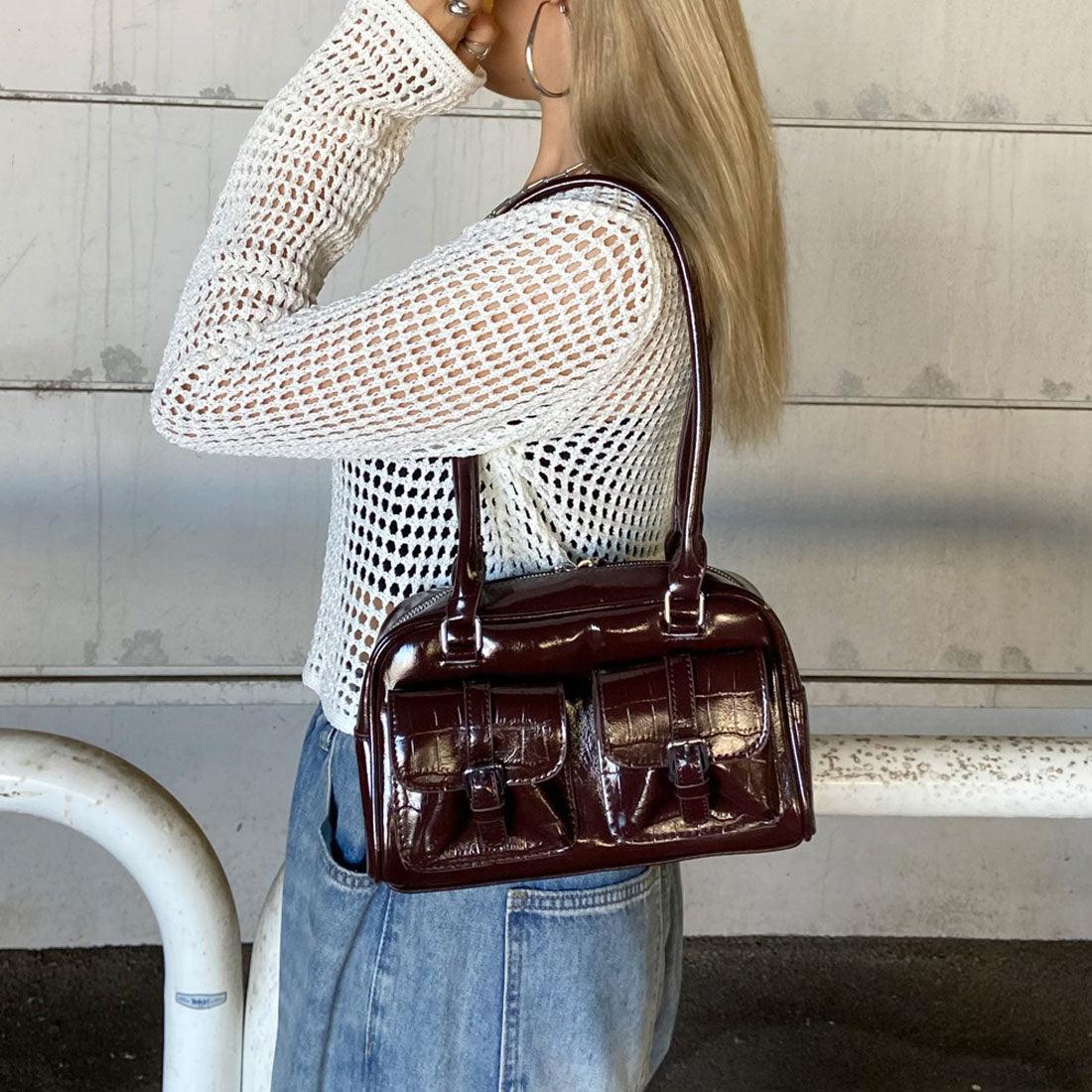 ノンヘッジ non-hedge 2ポケクロコ型押しボストンバッグ (ブラック) ブラック