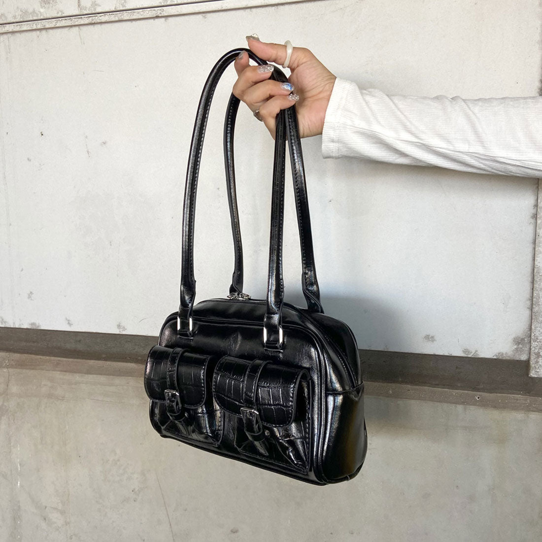 ノンヘッジ non-hedge 2ポケクロコ型押しボストンバッグ (ブラック) ブラック