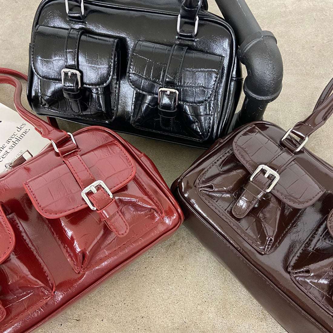 ノンヘッジ non-hedge 2ポケクロコ型押しボストンバッグ (ブラック) ブラック