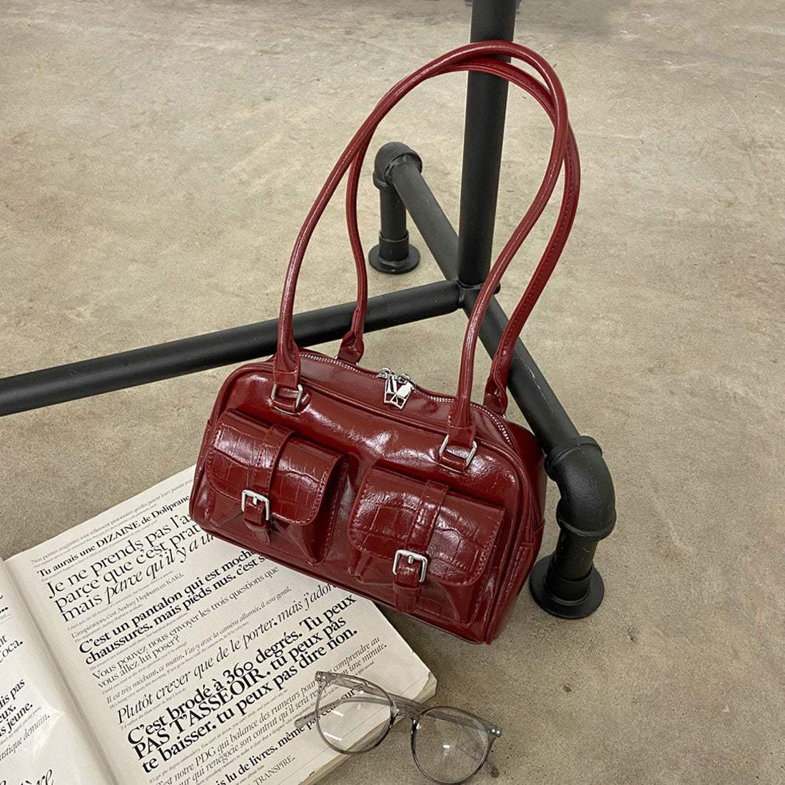 ノンヘッジ non-hedge 2ポケクロコ型押しボストンバッグ (ブラック) ブラック