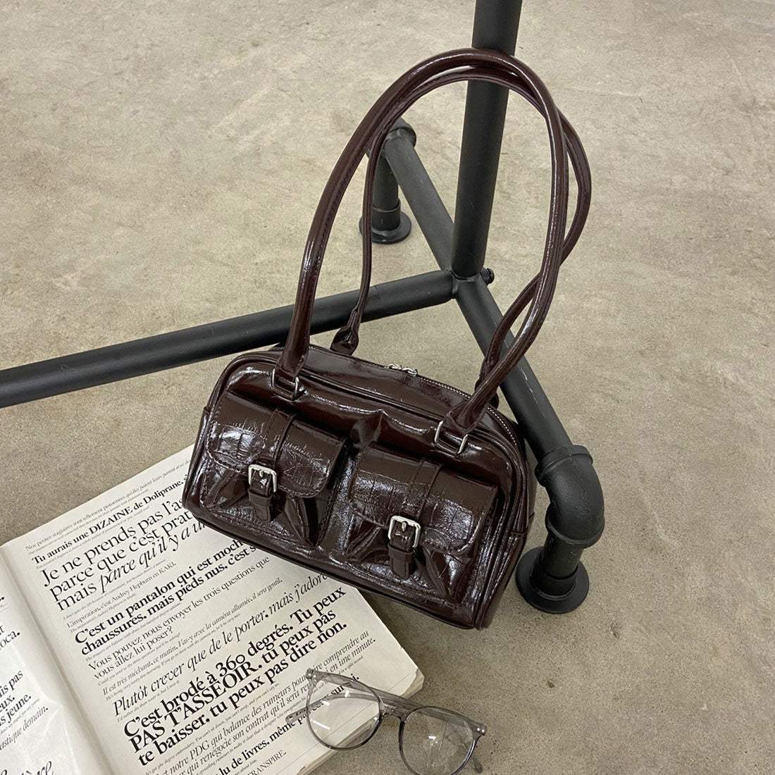 ノンヘッジ non-hedge 2ポケクロコ型押しボストンバッグ (ブラック) ブラック