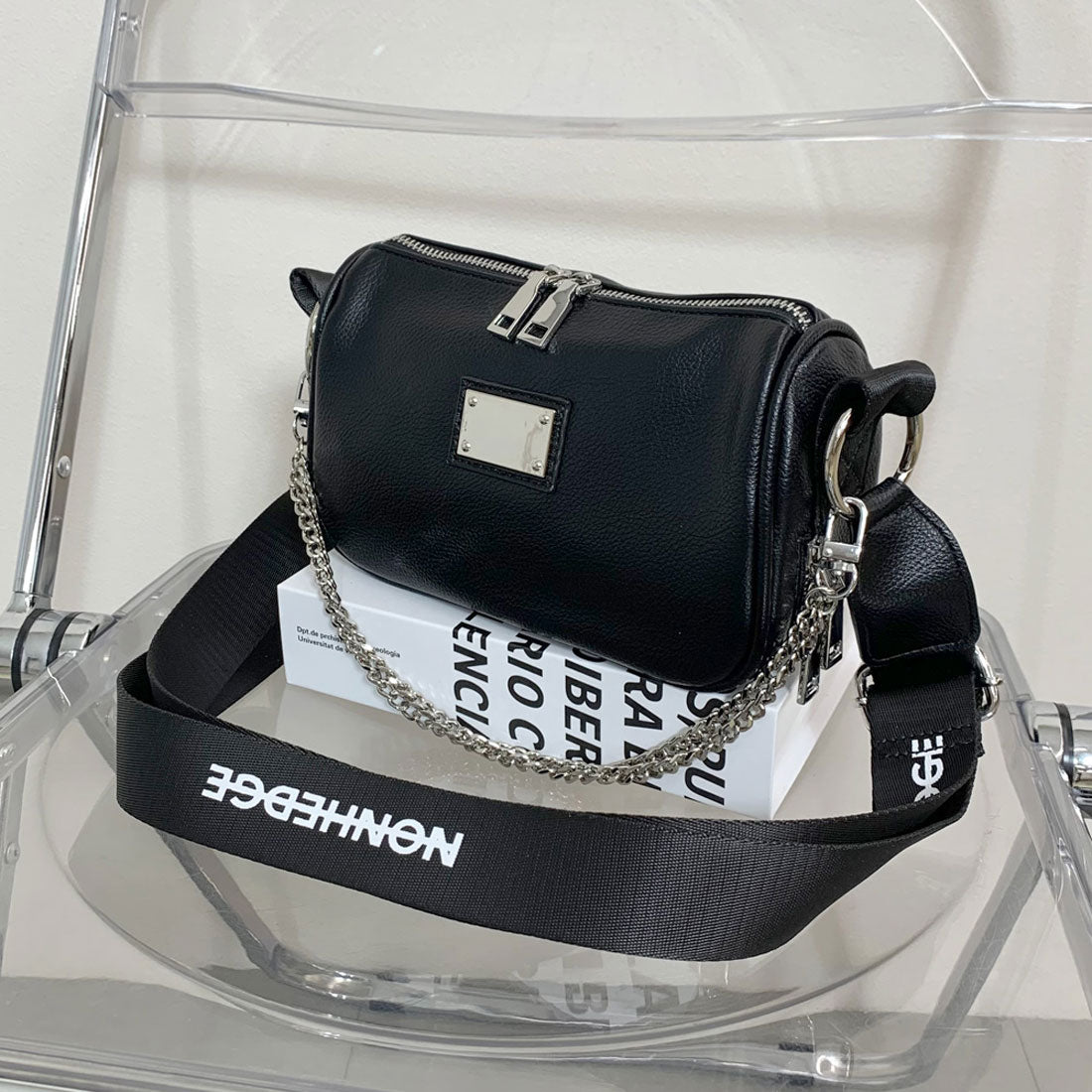 ノンヘッジ non-hedge ショルダーロゴ2WAYバッグ