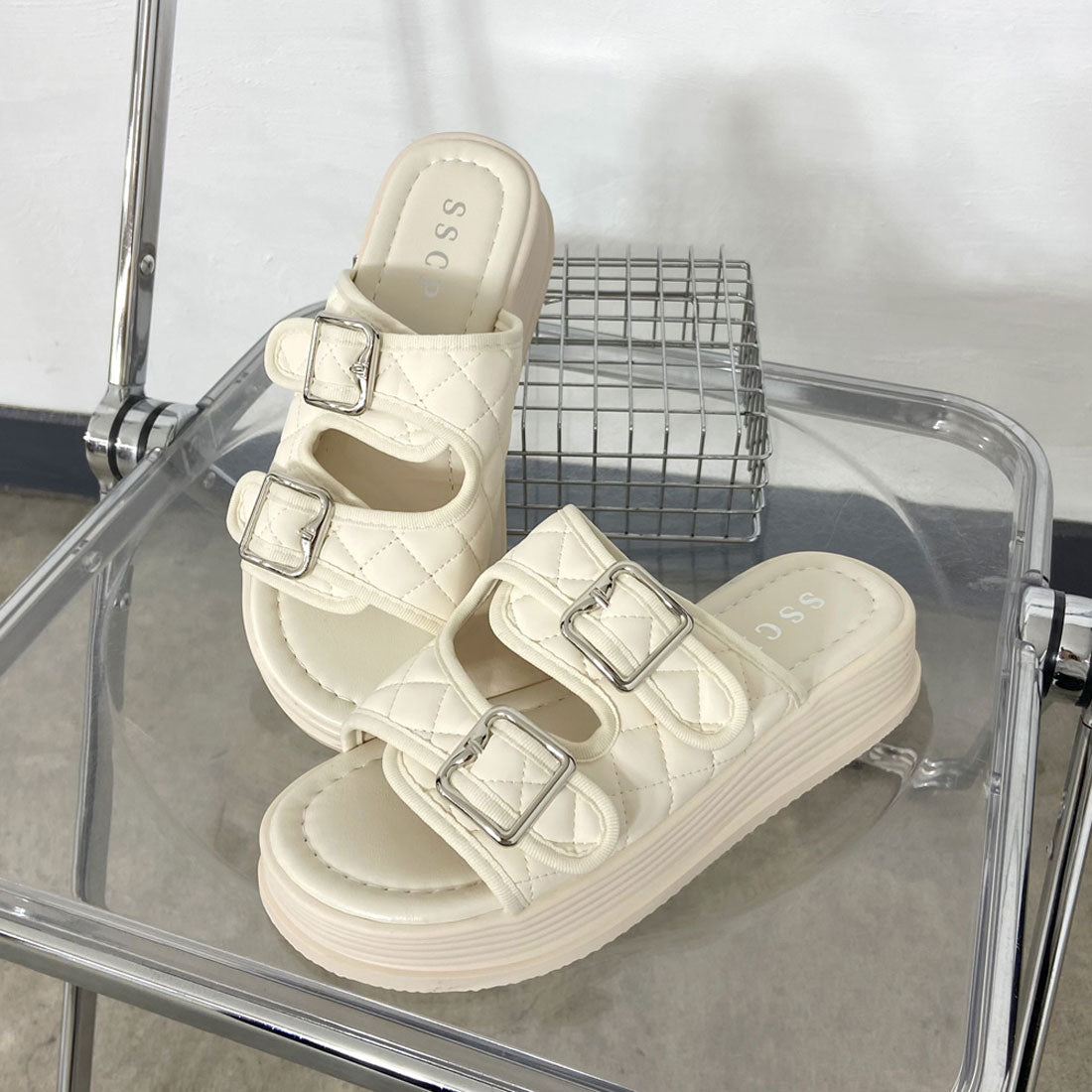 ノンヘッジ non-hedge キルトプラットフォームサンダル (アイボリー) アイボリー