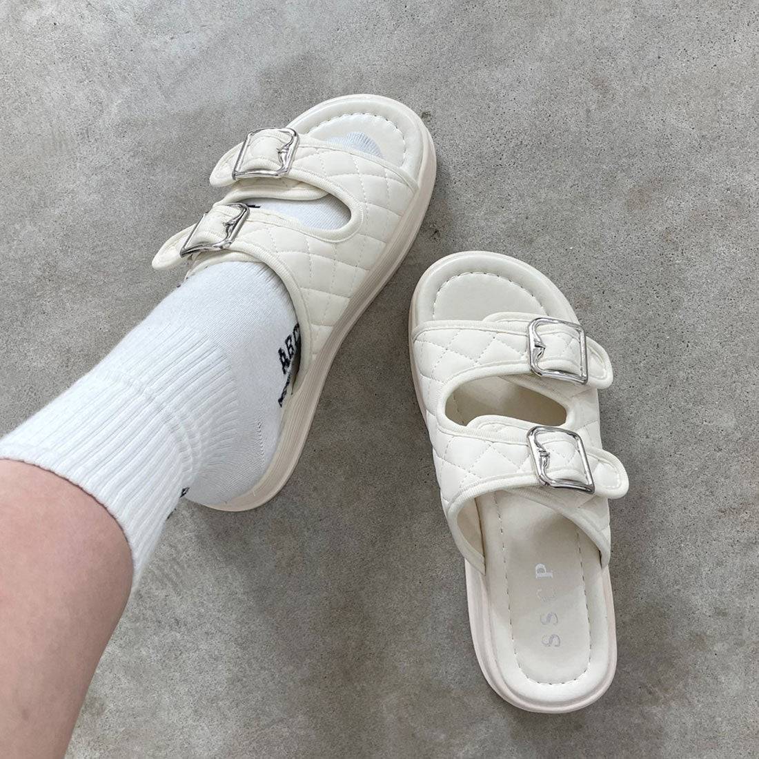 ノンヘッジ non-hedge キルトプラットフォームサンダル (アイボリー) アイボリー