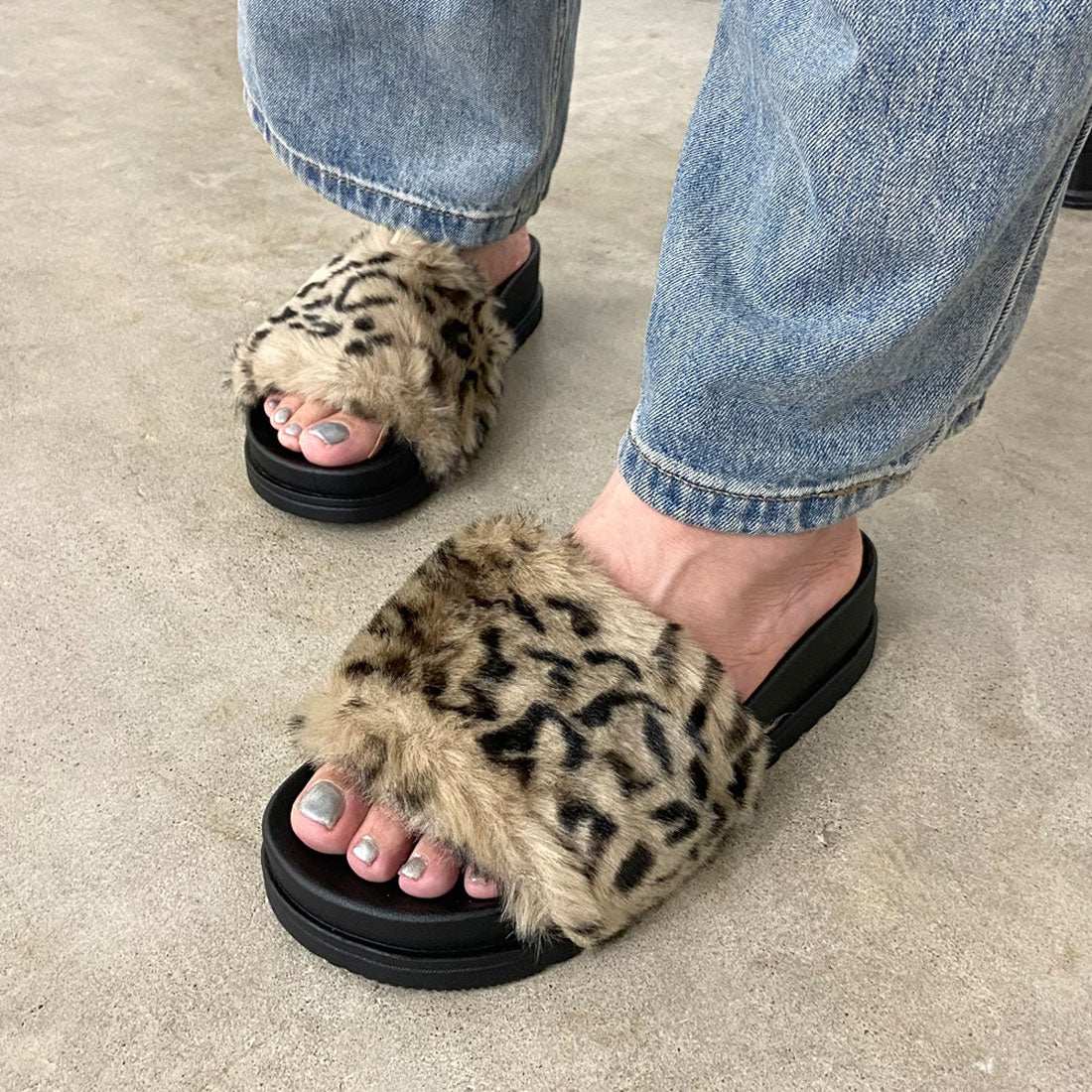 ノンヘッジ non-hedge ★WEB限定★ファーサンダル (ブラック) ブラック