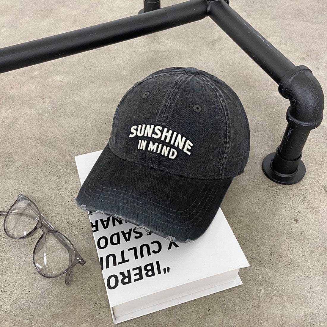 ノンヘッジ non-hedge ムラロゴ刺繍キャップ (ブラック) ブラック