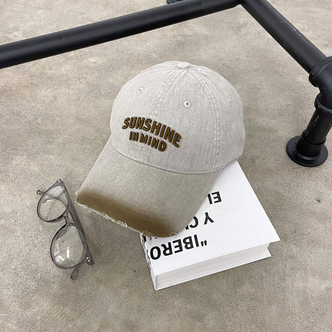 ノンヘッジ non-hedge ムラロゴ刺繍キャップ (ベージュ) ベージュ