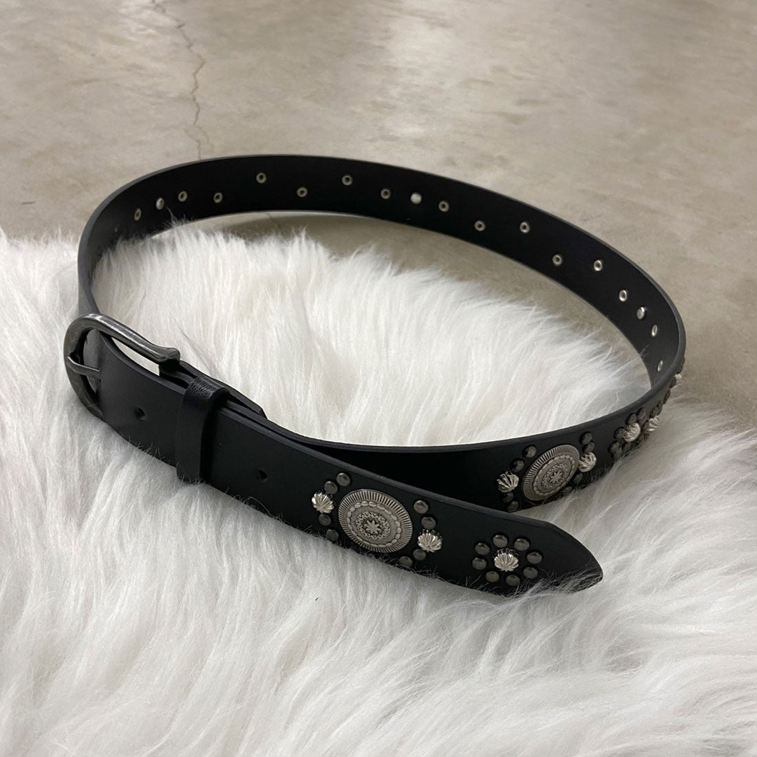 ノンヘッジ non-hedge スタッズモチーフベルト (ブラック) ブラック